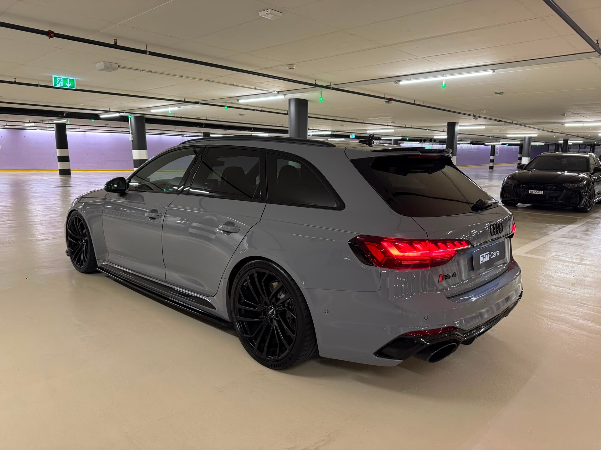 AUDI RS4 Avant quattro tiptronic-image-2