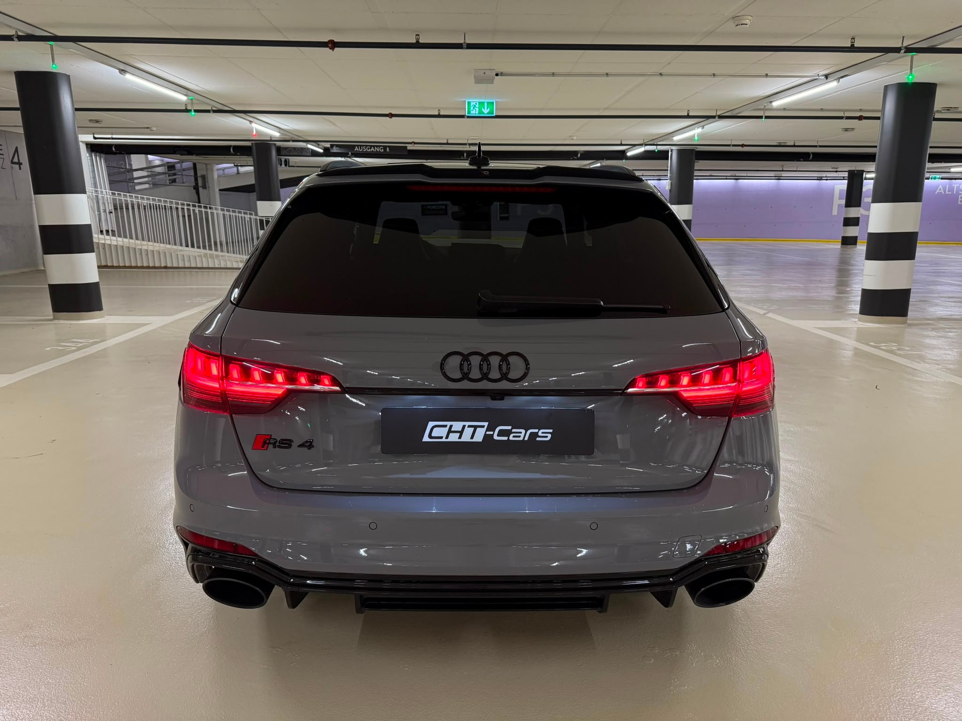 AUDI RS4 Avant quattro tiptronic-image-3