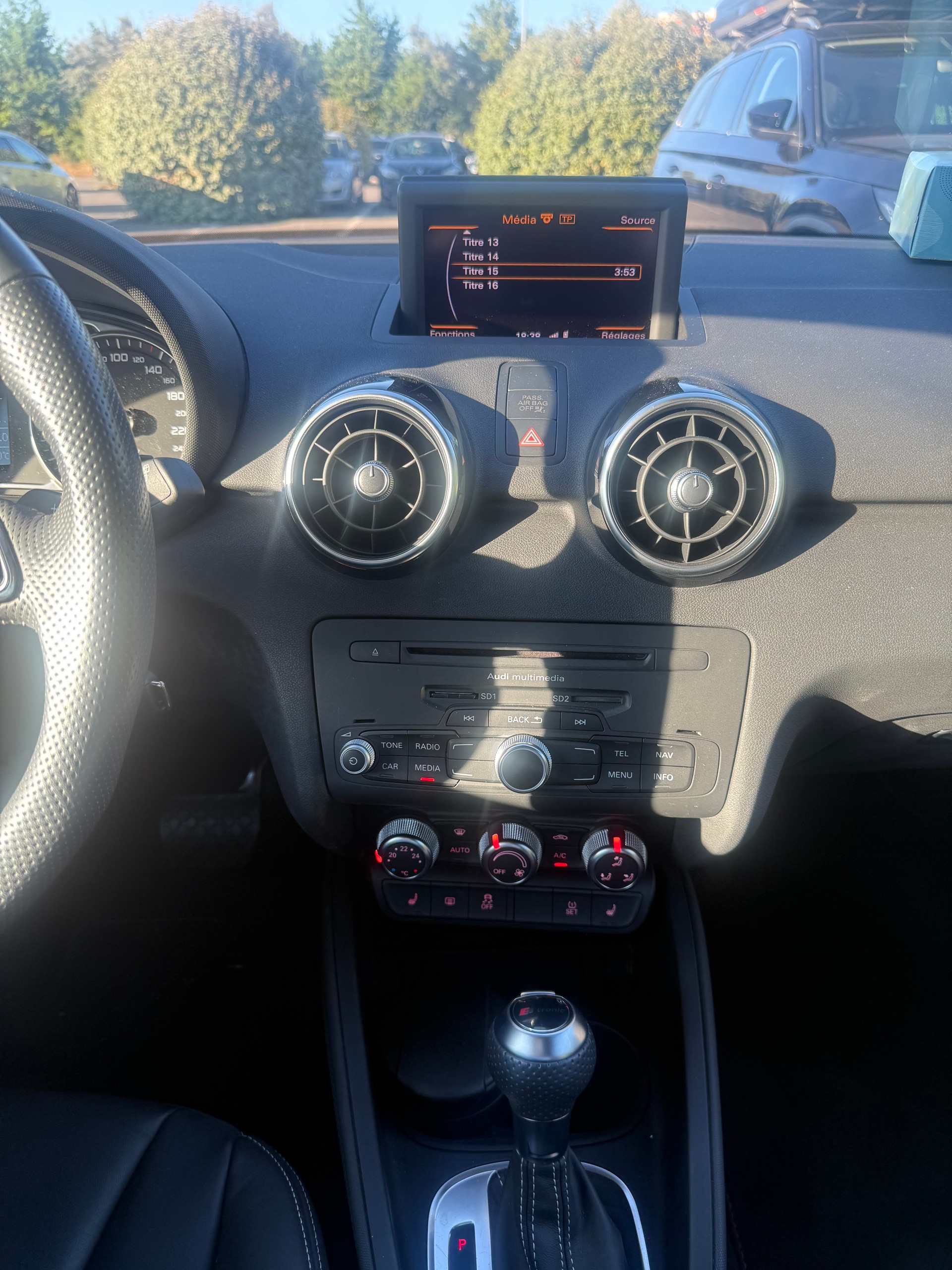 AUDI 1.4 TFSI Ambition S-Tronic-image-9