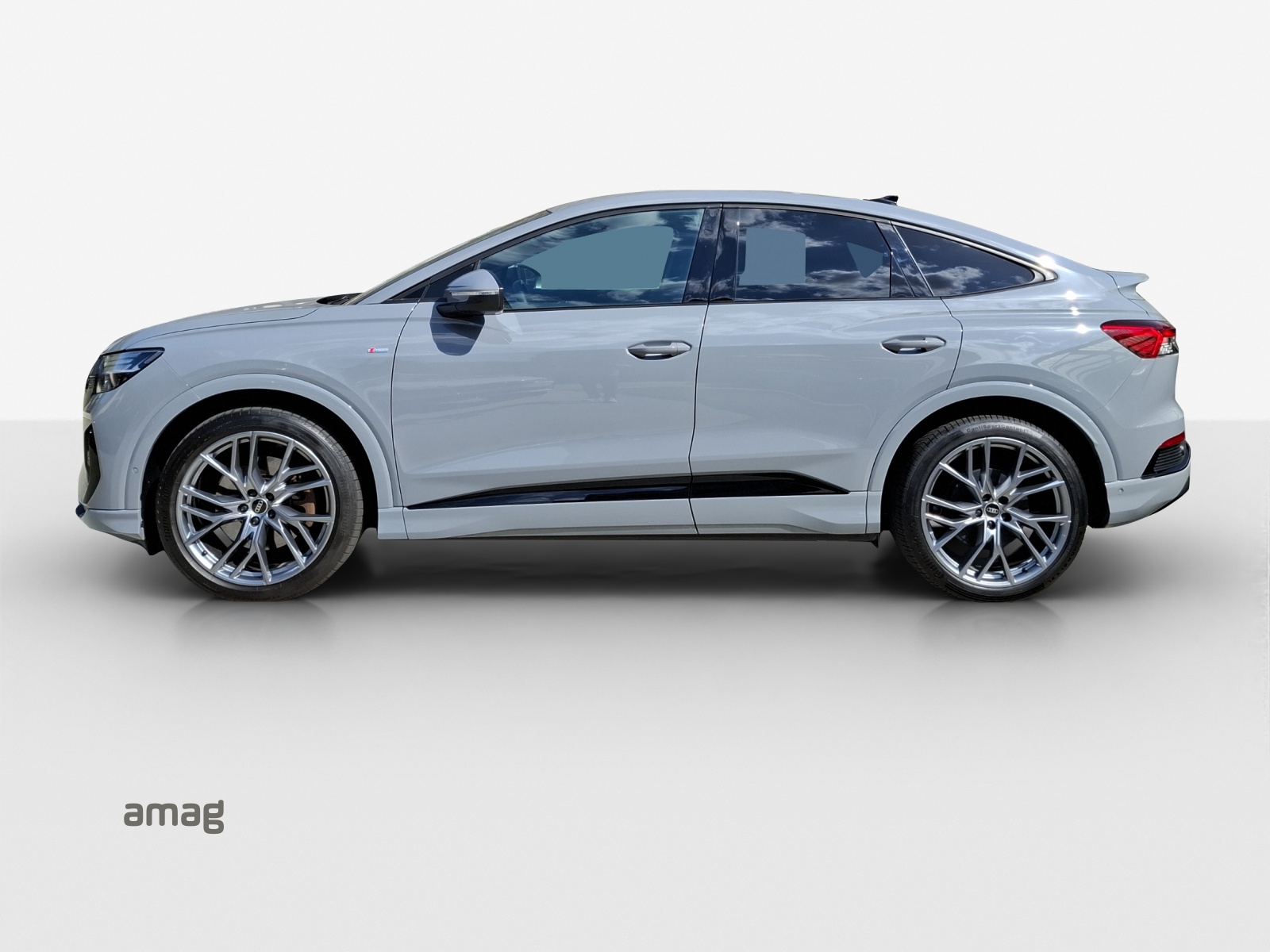 AUDI Q4 Sportback e-tron 50 quattro-image-1