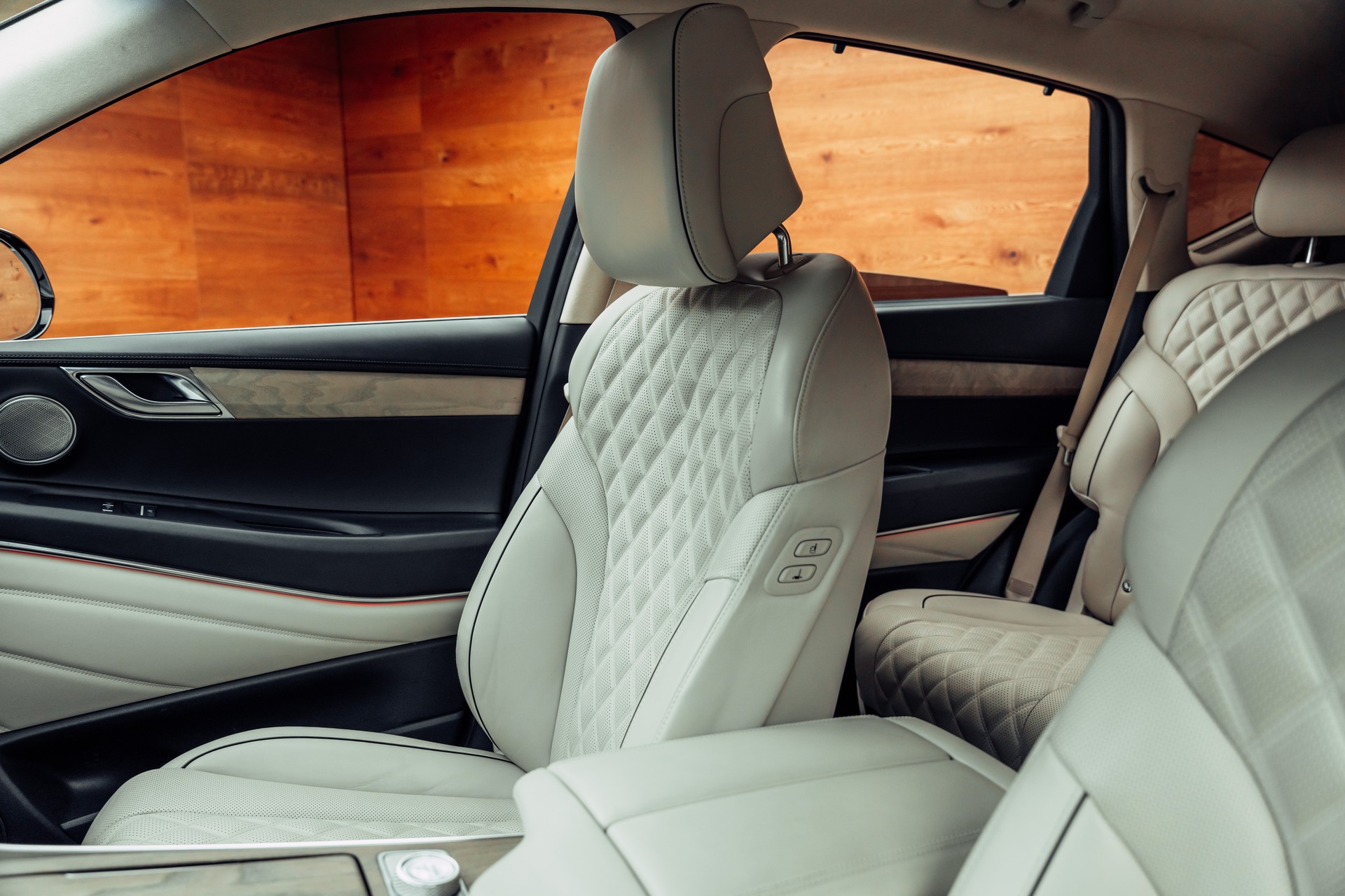 GENESIS GV80 3.0 CRDI Luxus 7 Seater AT8 AWD-image-6