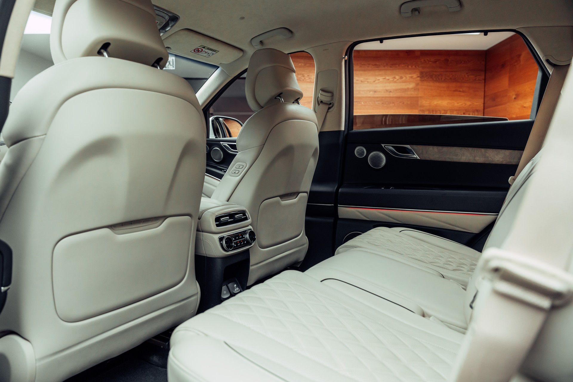 GENESIS GV80 3.0 CRDI Luxus 7 Seater AT8 AWD-image-8