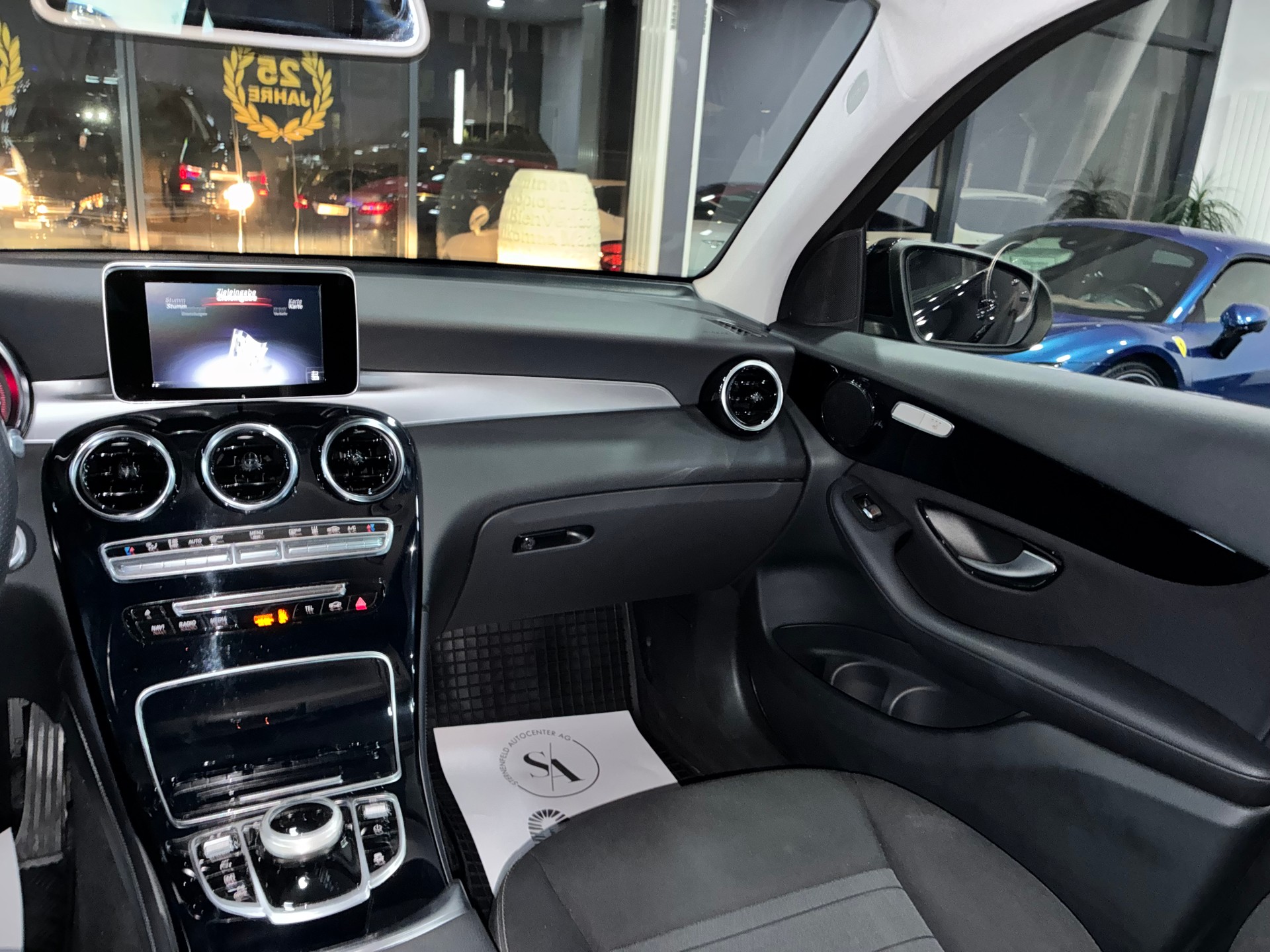MERCEDES-BENZ GLC 350 e 4Matic 7G-Tronic-image-9