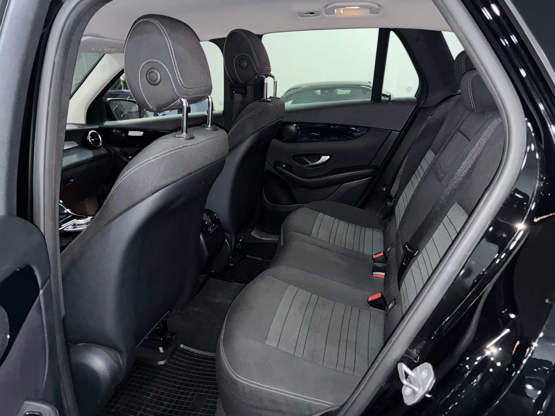 MERCEDES-BENZ GLC 350 e 4Matic 7G-Tronic-image-13