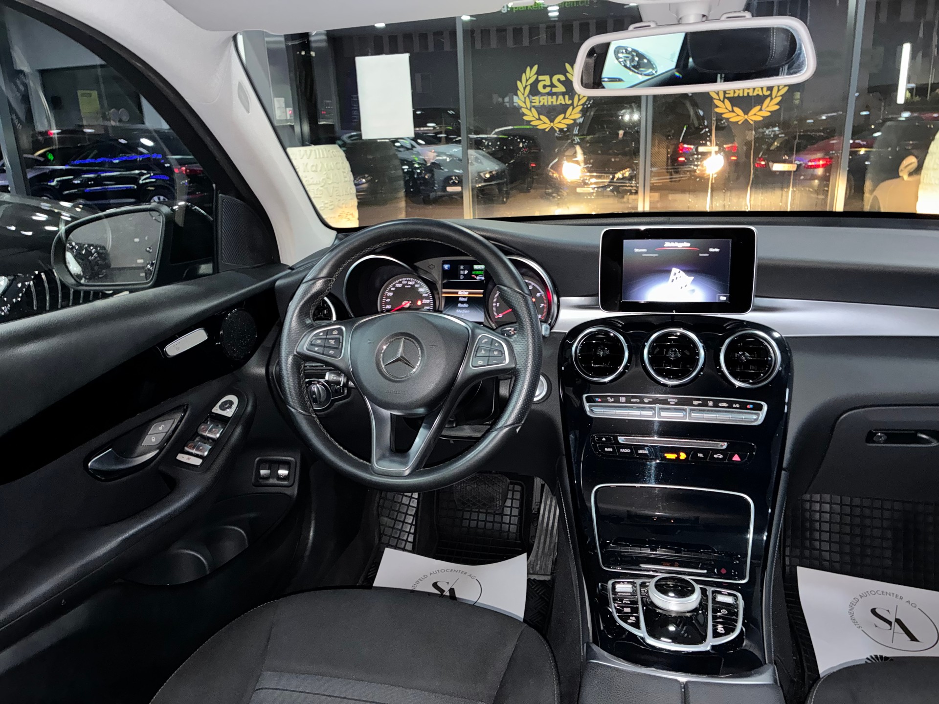 MERCEDES-BENZ GLC 350 e 4Matic 7G-Tronic-image-8