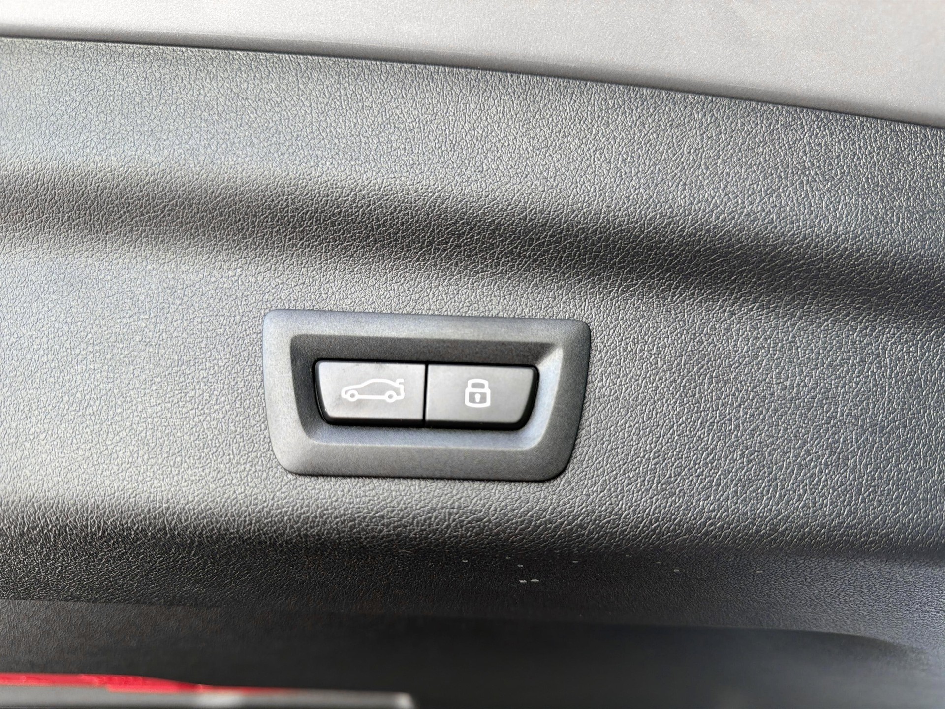 BMW X1 sDr 20i 48V M Sport-image-16