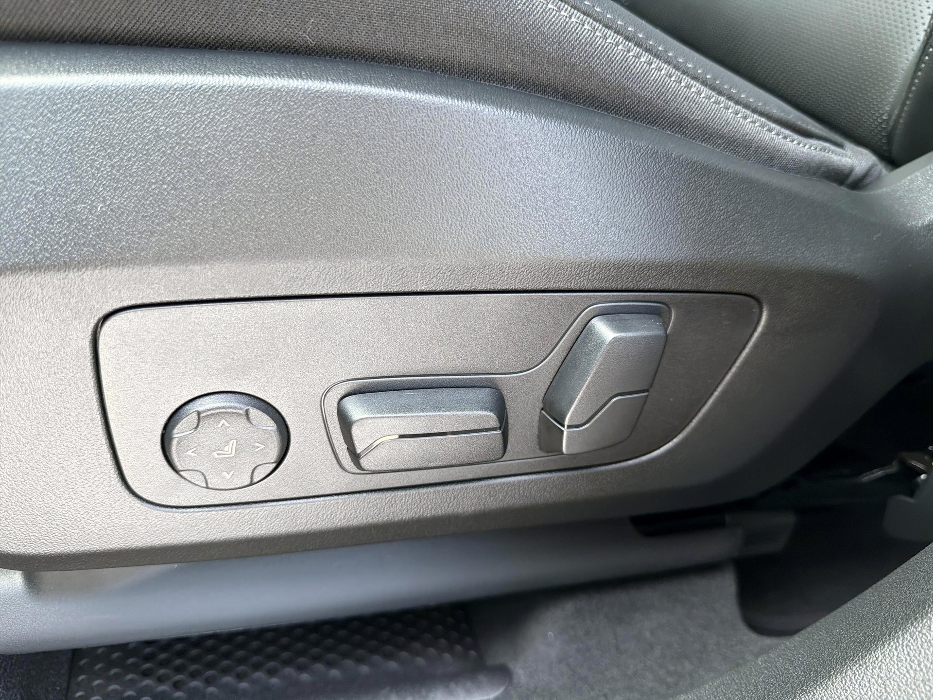 BMW X1 sDr 20i 48V M Sport-image-17