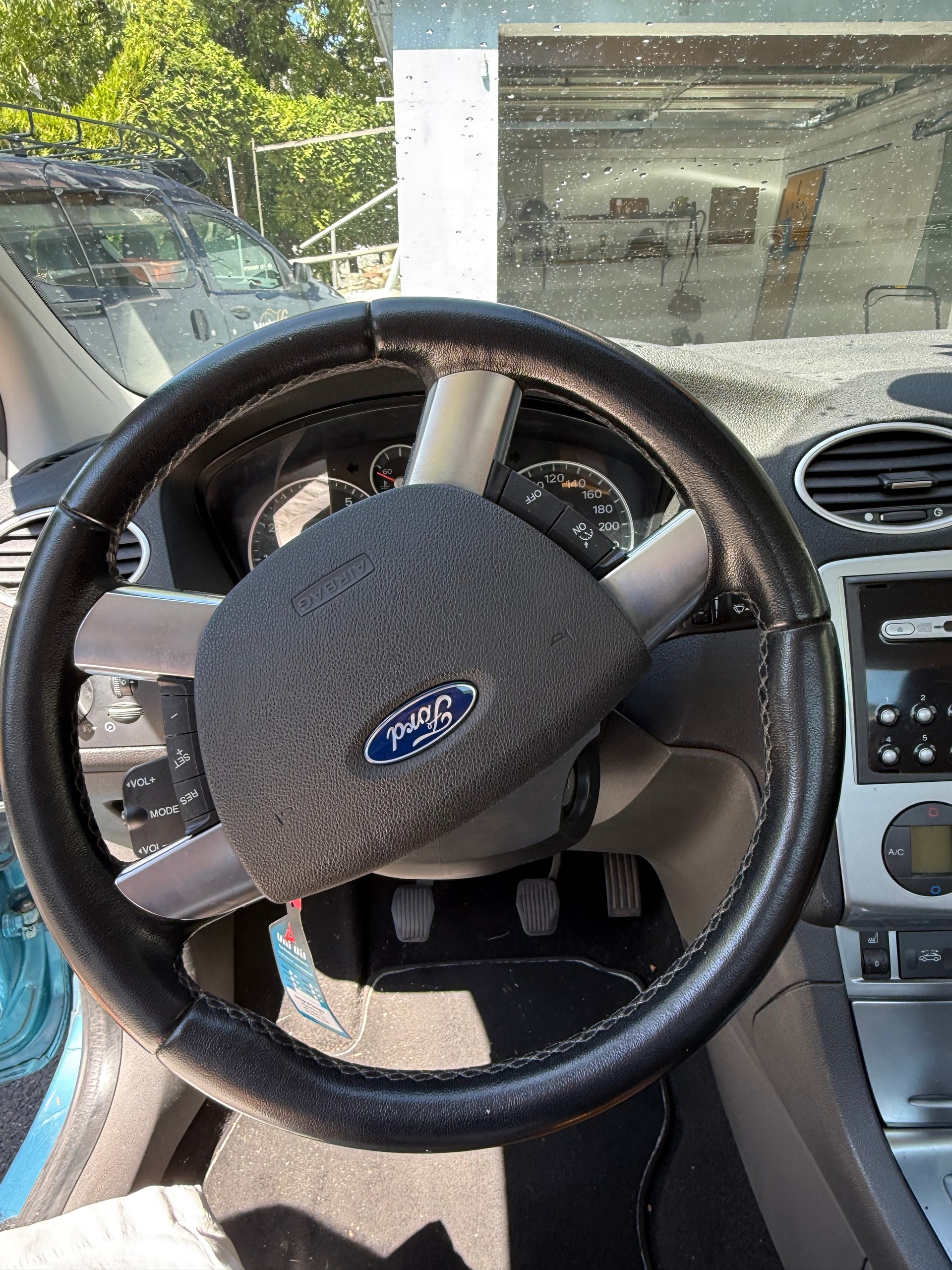 FORD 2.0i 16V Titanum-image-7