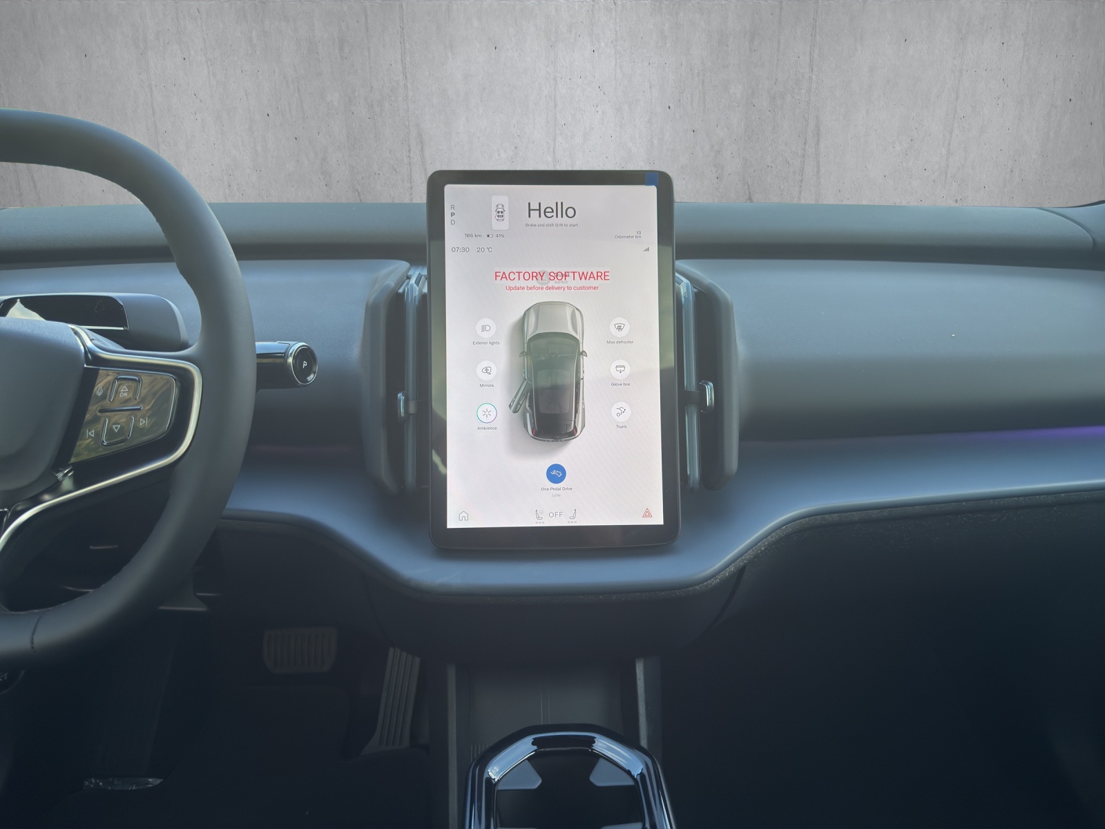 VOLVO EX30 P8 69 kWh AWD Ultra-image-12