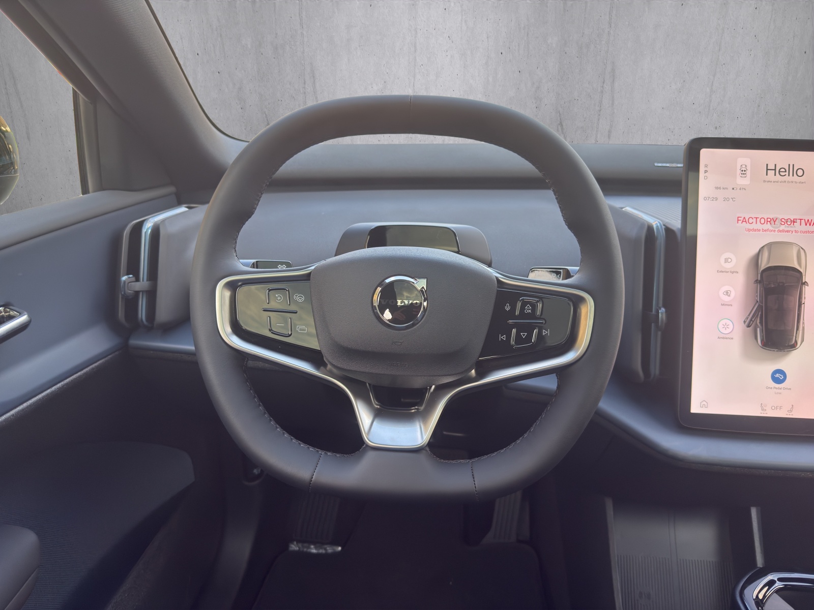 VOLVO EX30 P8 69 kWh AWD Ultra-image-11