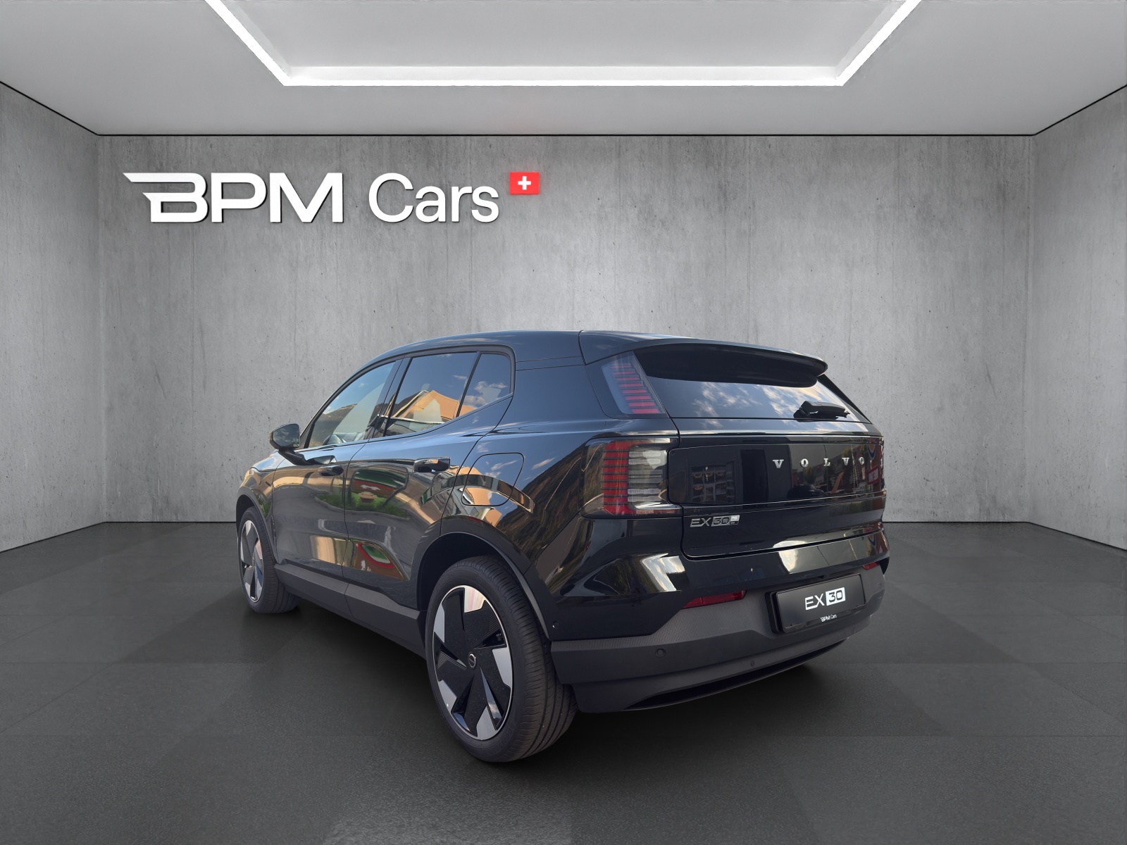 VOLVO EX30 P8 69 kWh AWD Ultra-image-2