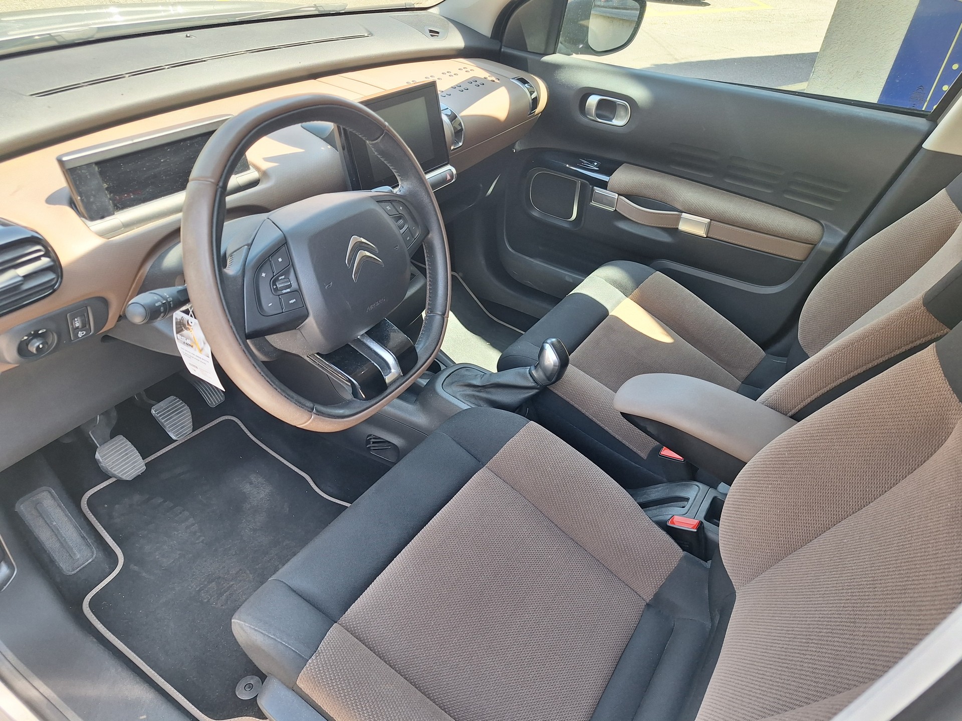 CITROEN C4 Cactus 1.2 e-THP Shine-image-3