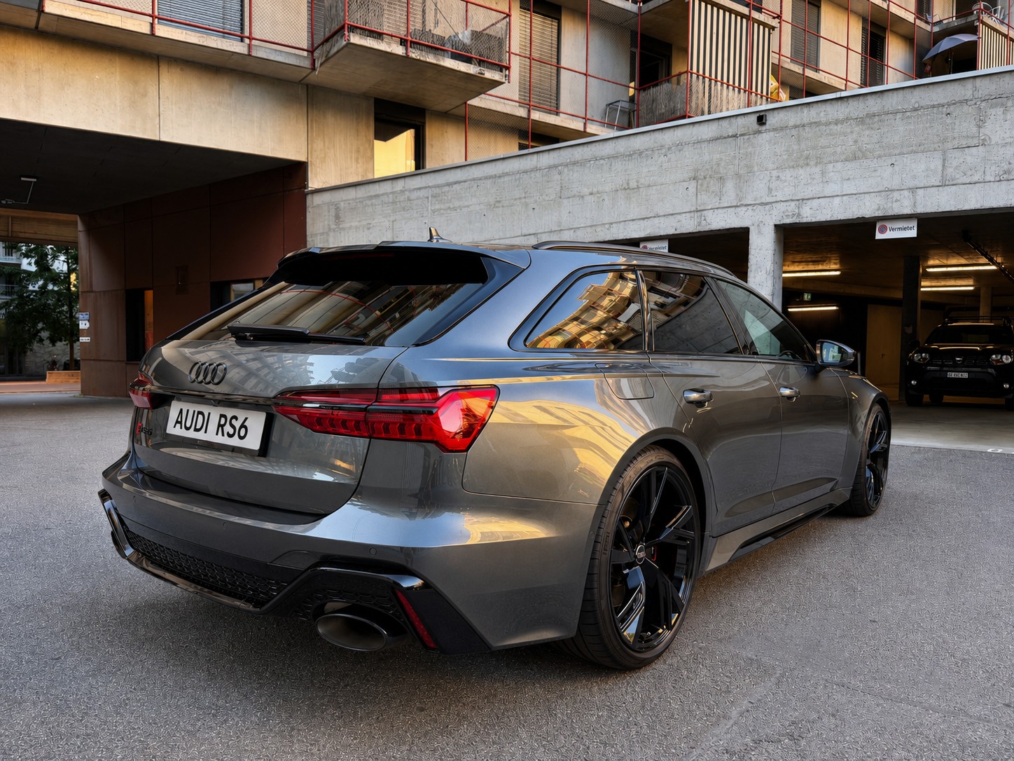 AUDI RS6-image-4
