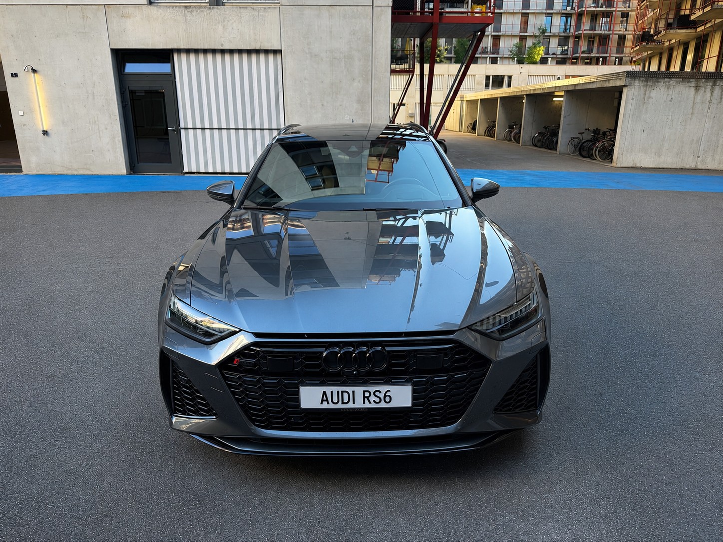 AUDI RS6-image-2
