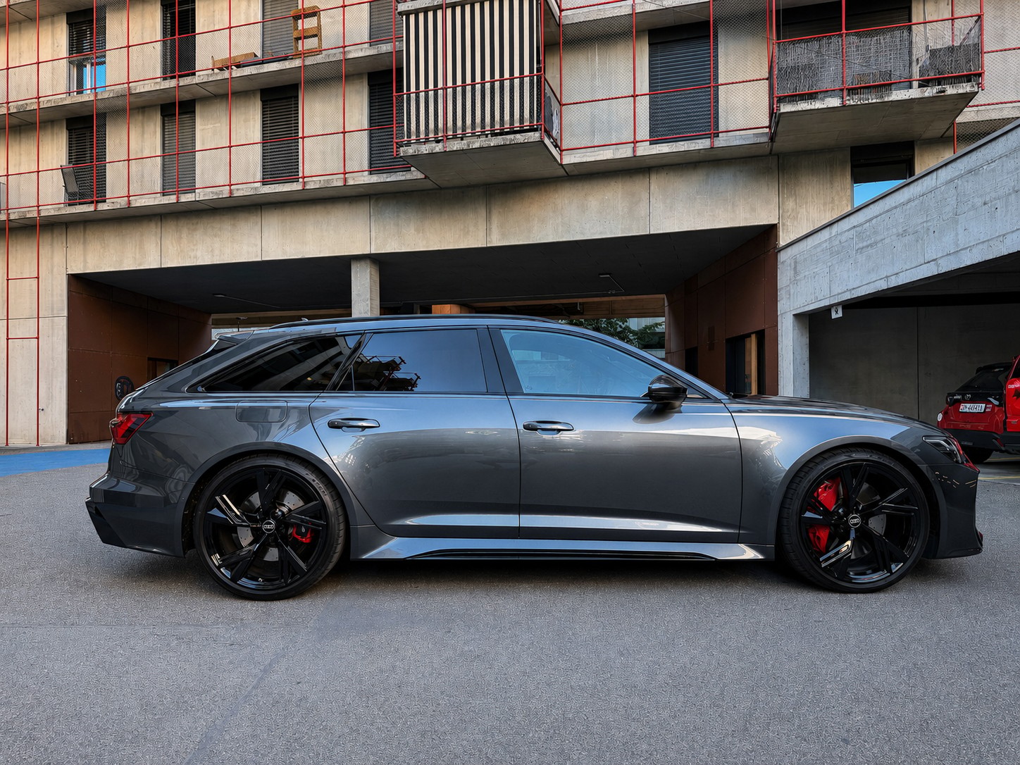 AUDI RS6-image-3