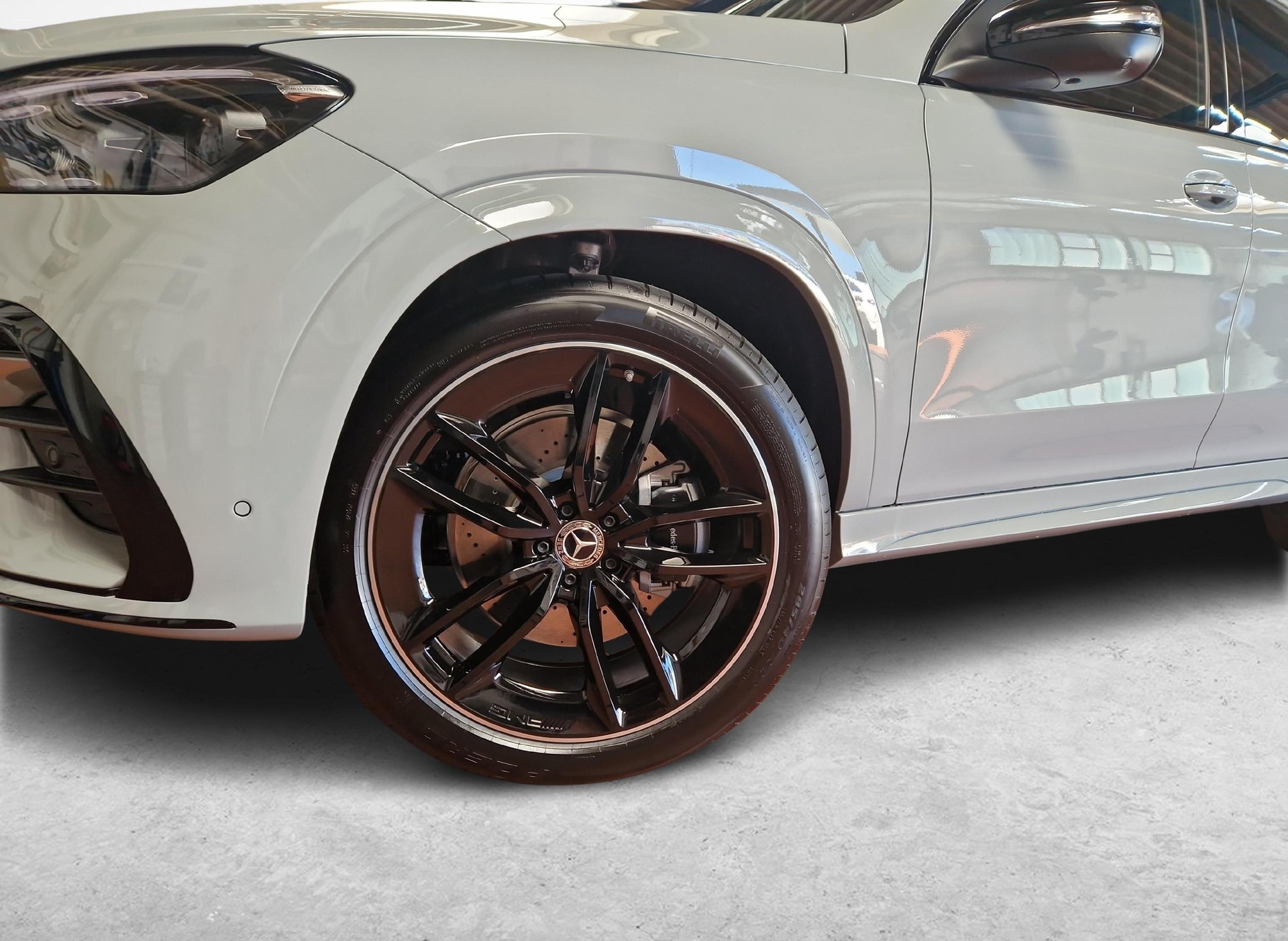 MERCEDES-BENZ GLE 300 d 4MATIC AMG Line-image-12