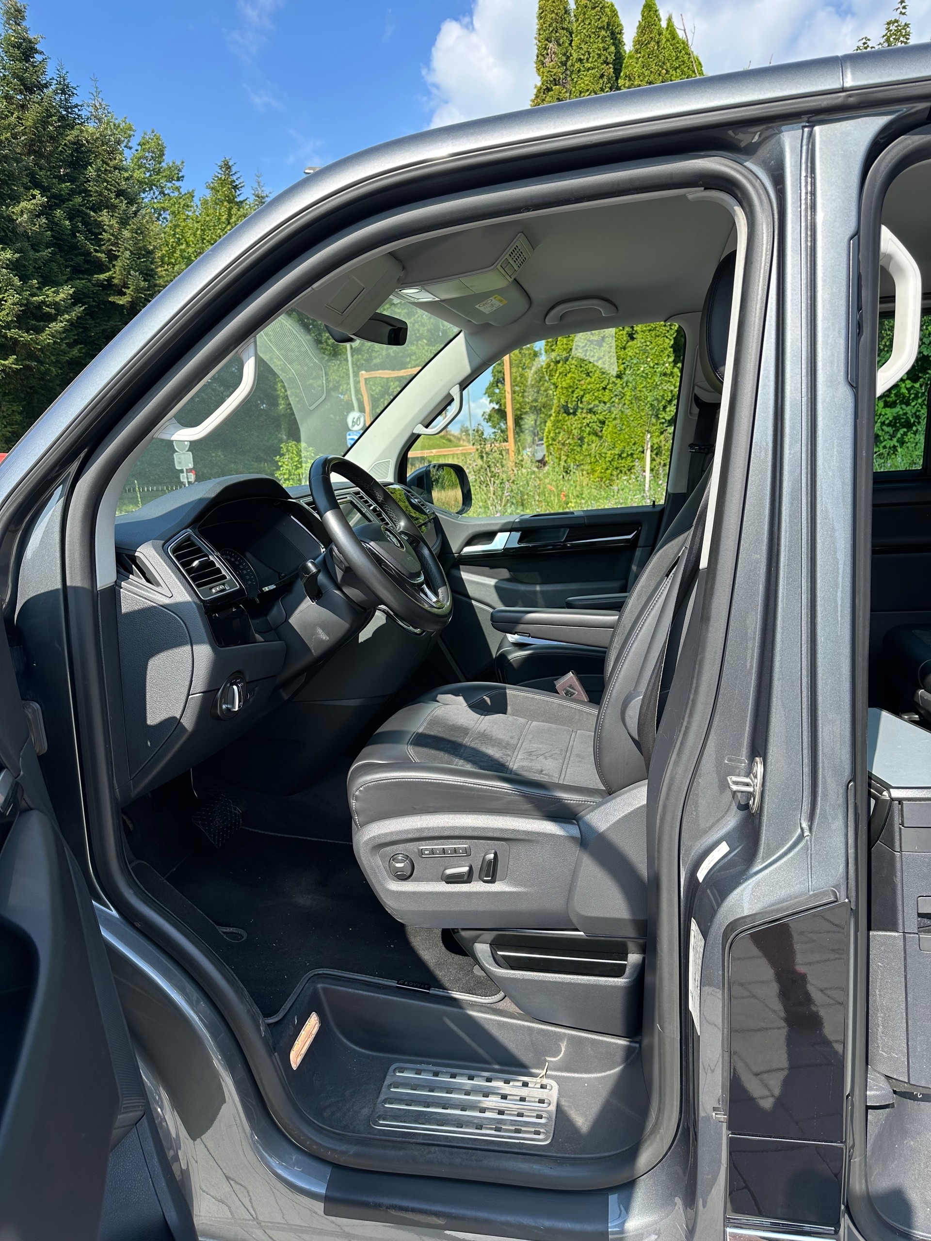 VW 2.0 TDI 204 HL Liberty DSG 4m-image-4