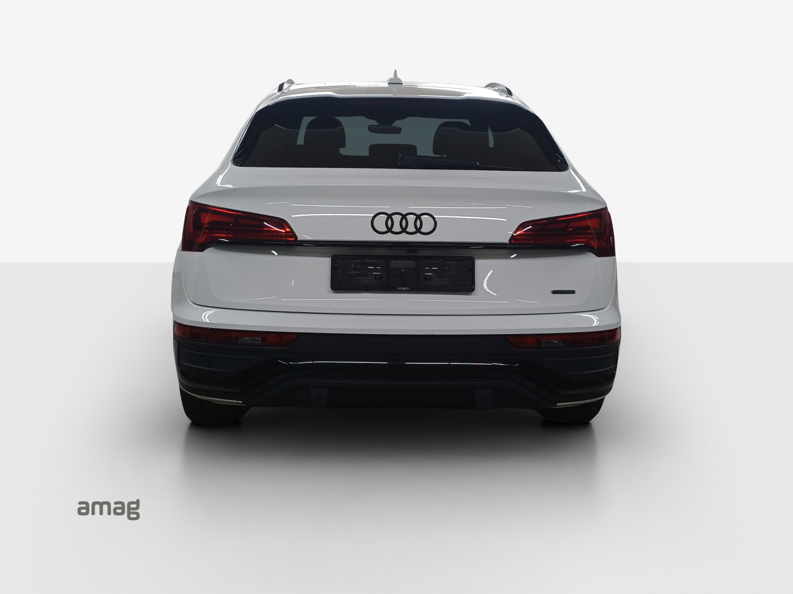 AUDI Q5 Sportback 55 TFSI e PHEV S line quattro S-tronic-image-3
