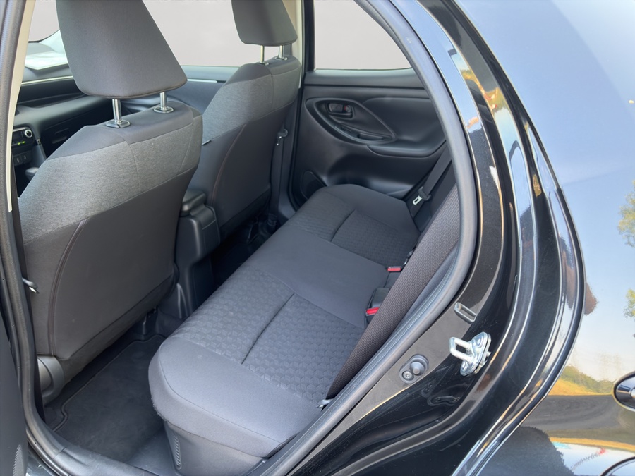 TOYOTA Yaris 1.5 Trend e-CVT-image-8
