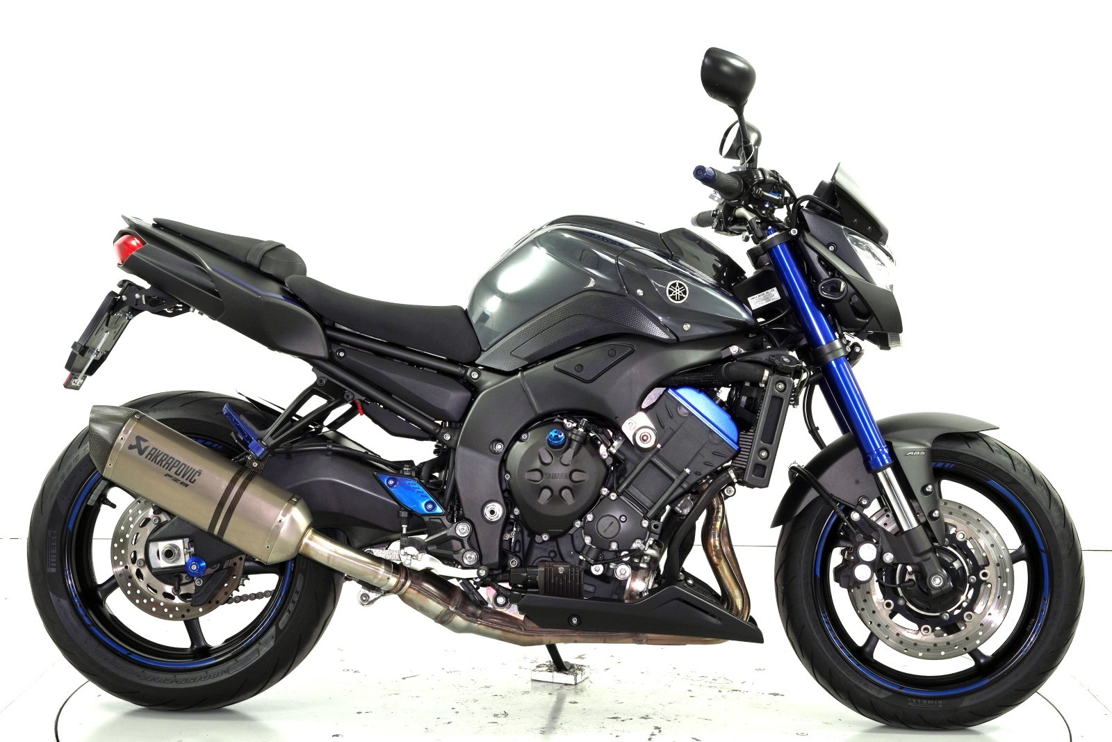 YAMAHA FZ8 N ABS-showroom-element-3