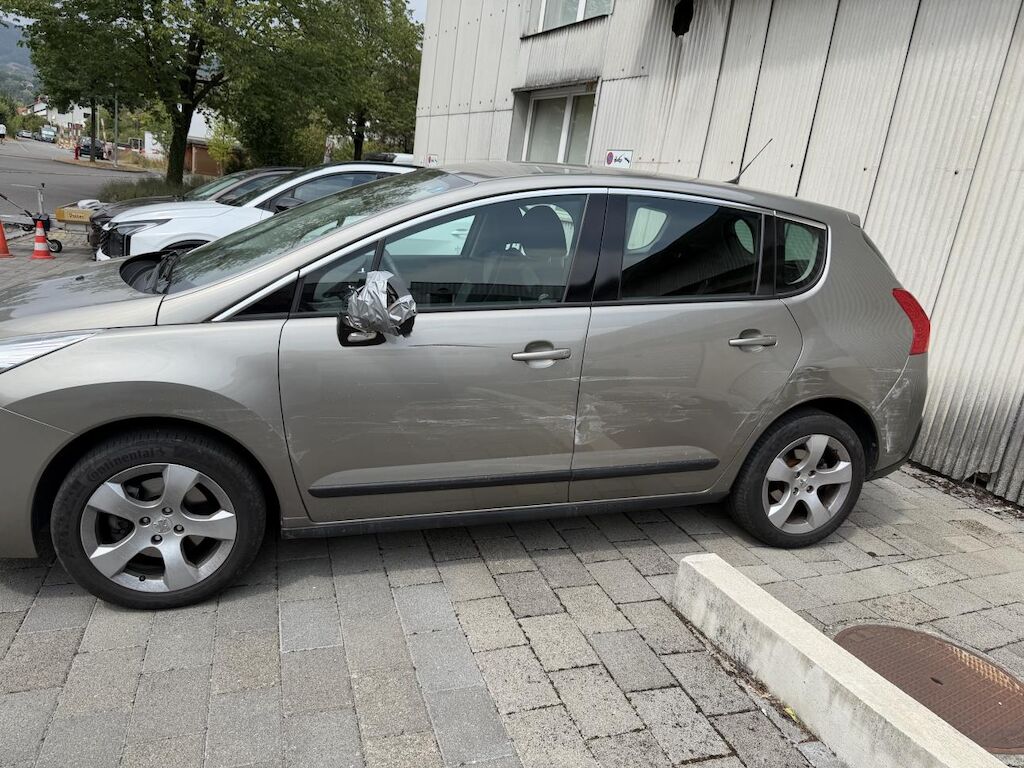 PEUGEOT 3008 1.6 16V T Active-image-3