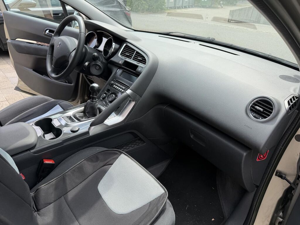 PEUGEOT 3008 1.6 16V T Active-image-7