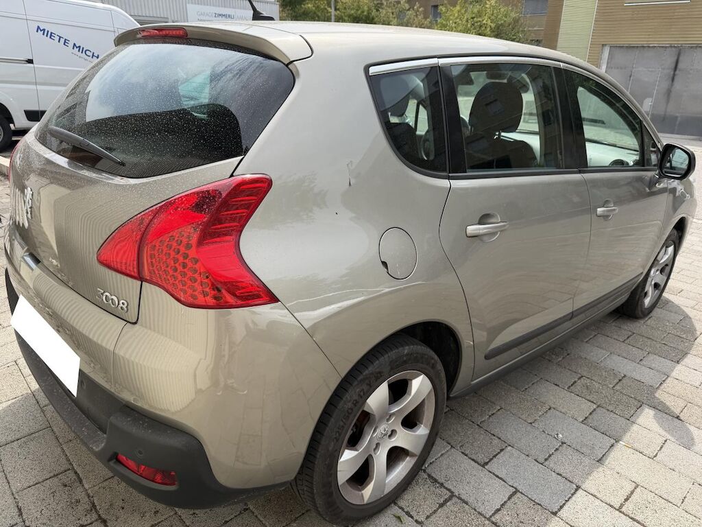 PEUGEOT 3008 1.6 16V T Active-image-4