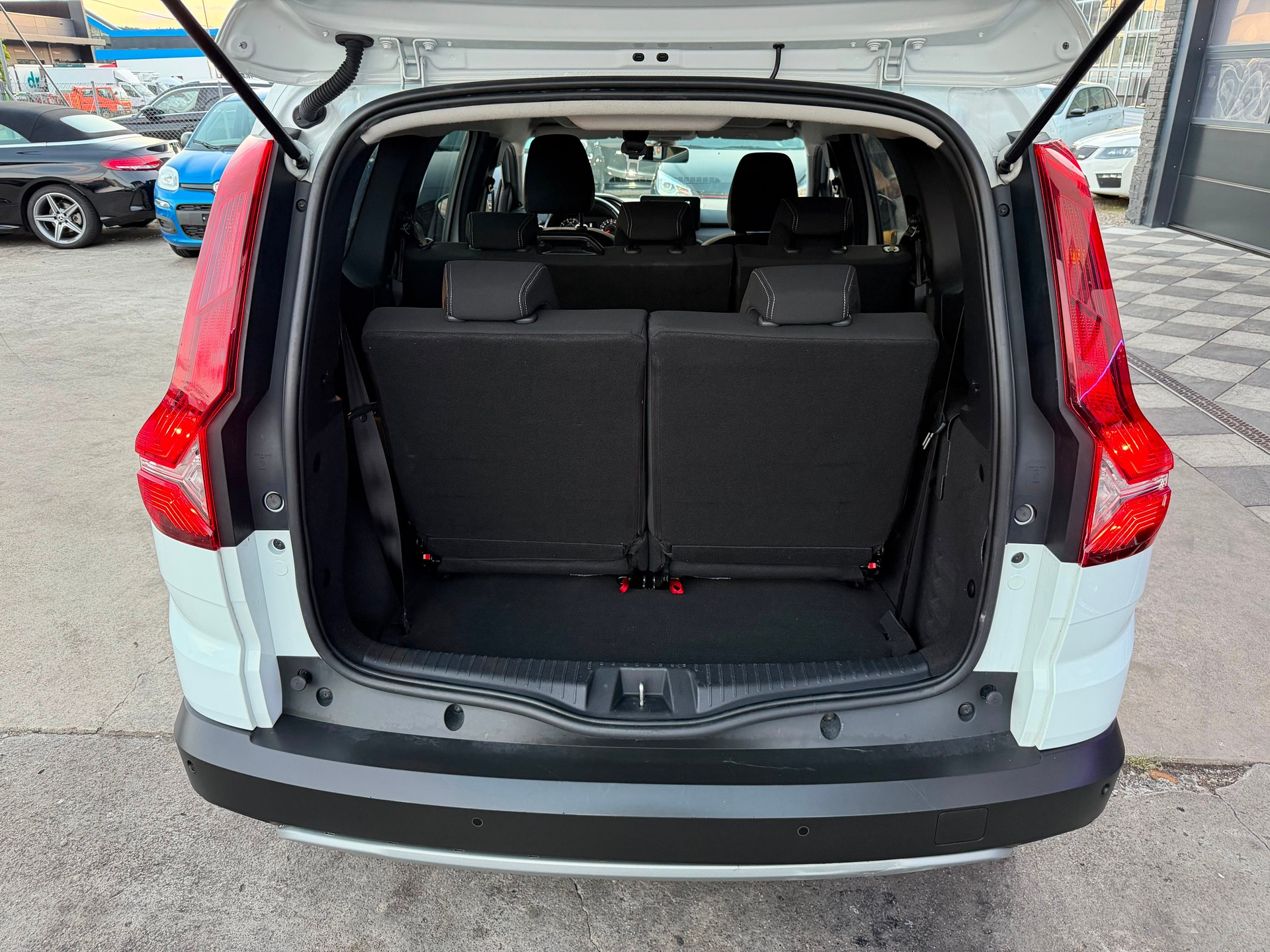 DACIA Jogger TCe 110 Comfort 7Plätzer-image-21