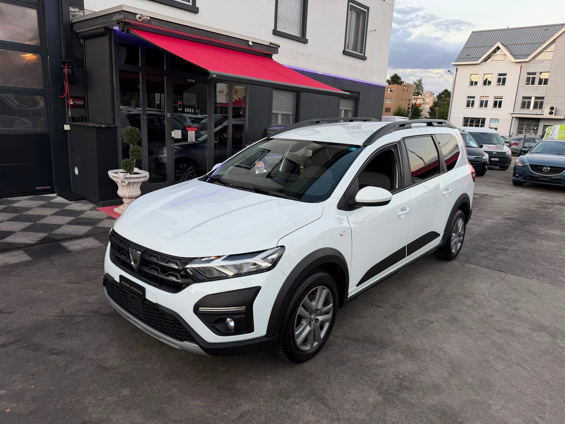 DACIA Jogger TCe 110 Comfort 7Plätzer-image-2