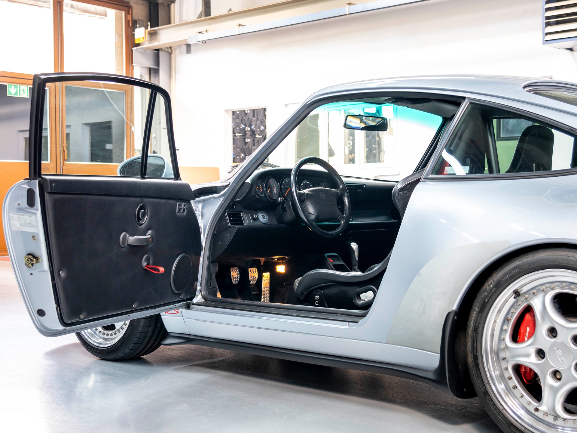 PORSCHE 911 Carrera RS-image-15