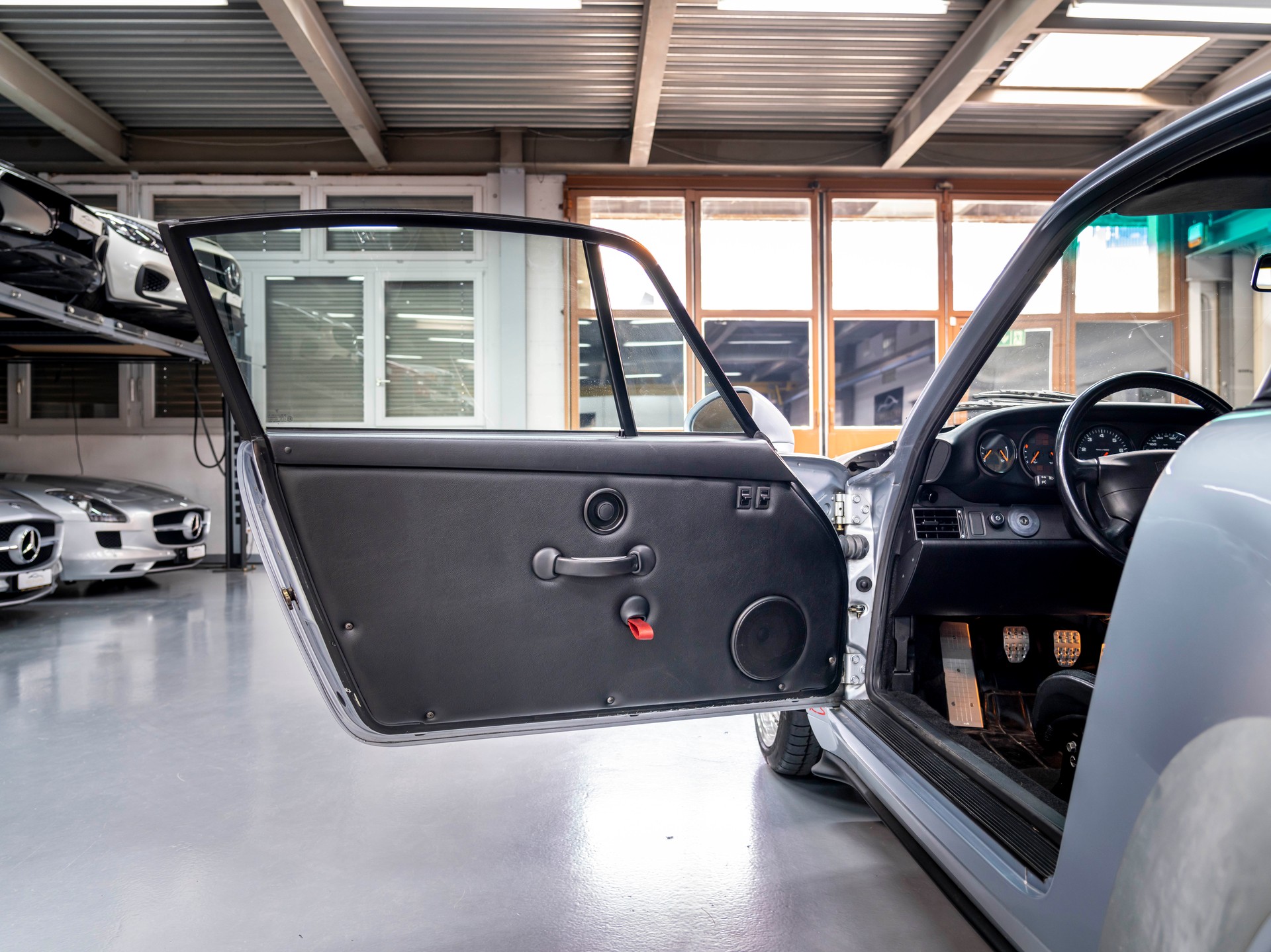 PORSCHE 911 Carrera RS-image-18