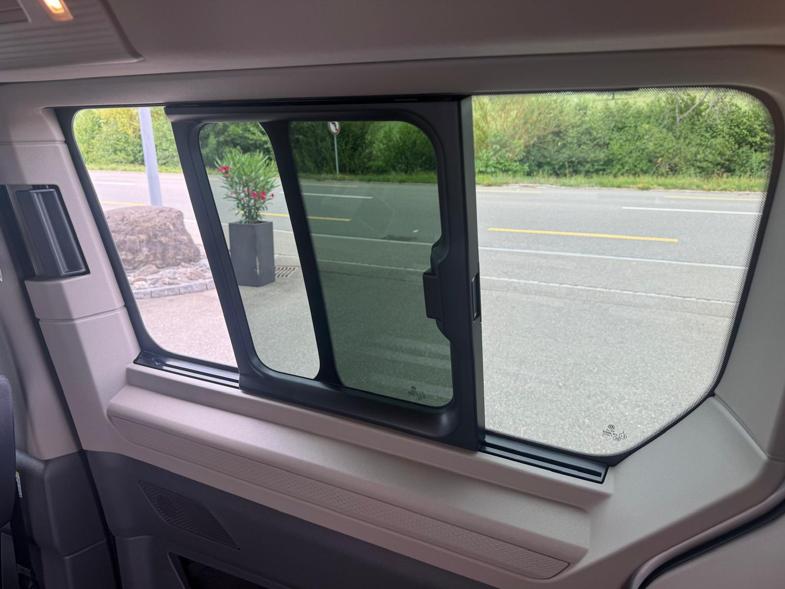 VW California eHybrid Beach Camper Liberty 4Motion-image-10