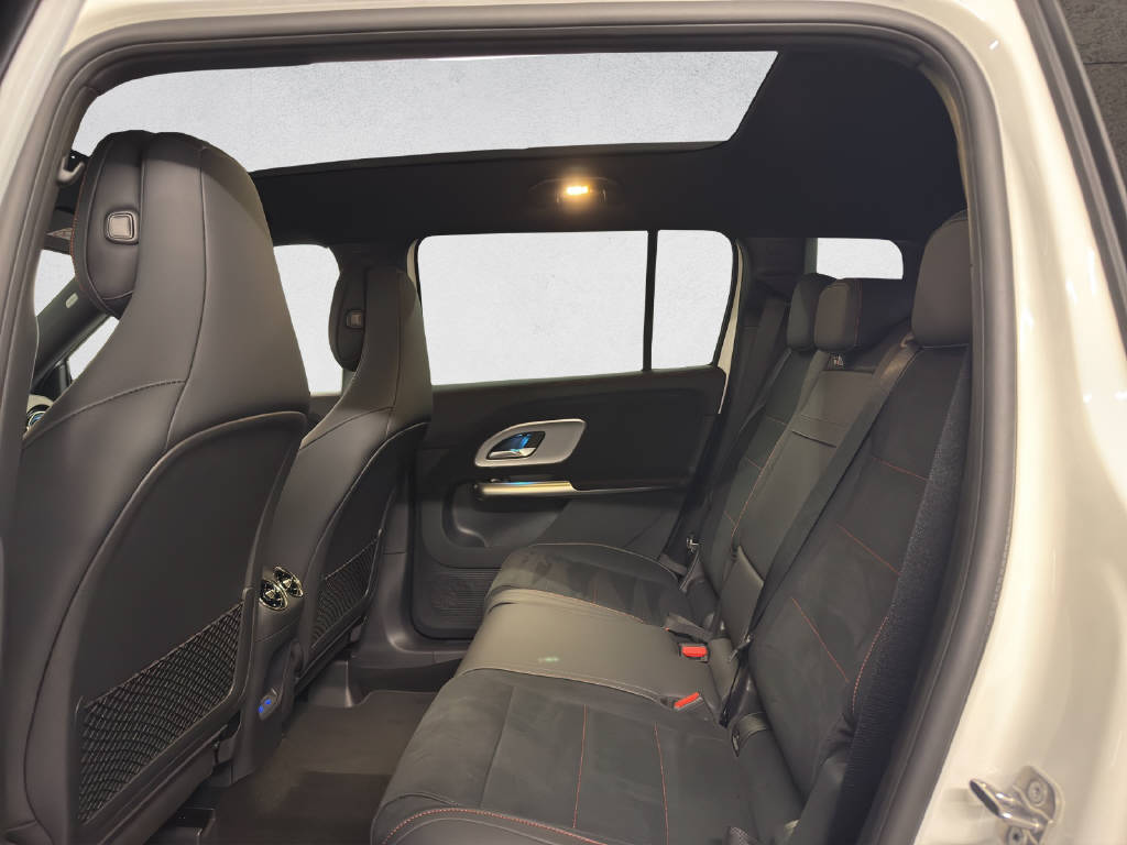 MERCEDES-BENZ GLB 220 AMG Line 4Matic-image-12