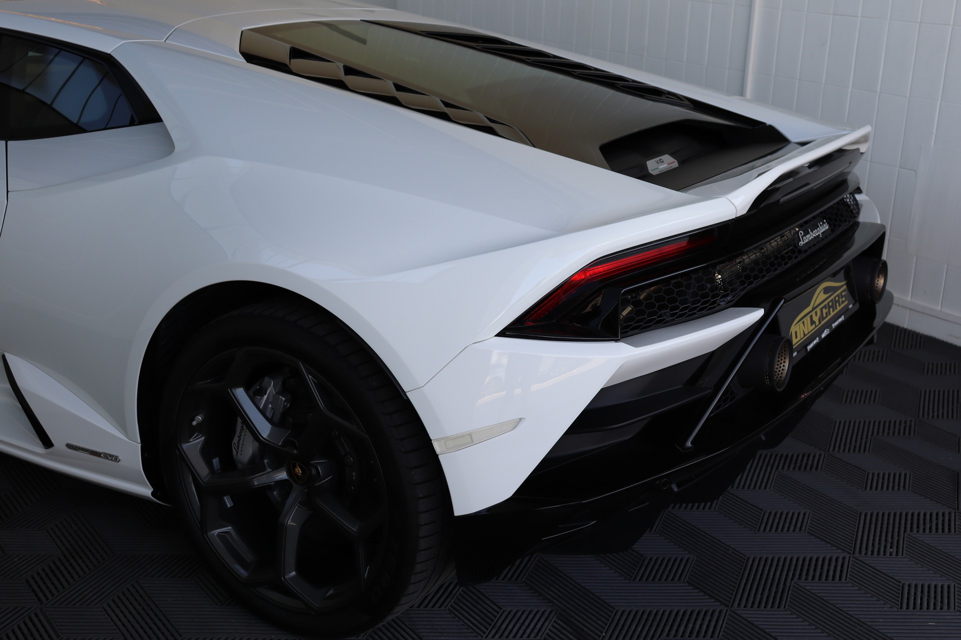 LAMBORGHINI Huracan EVO Coupé DCT-image-6