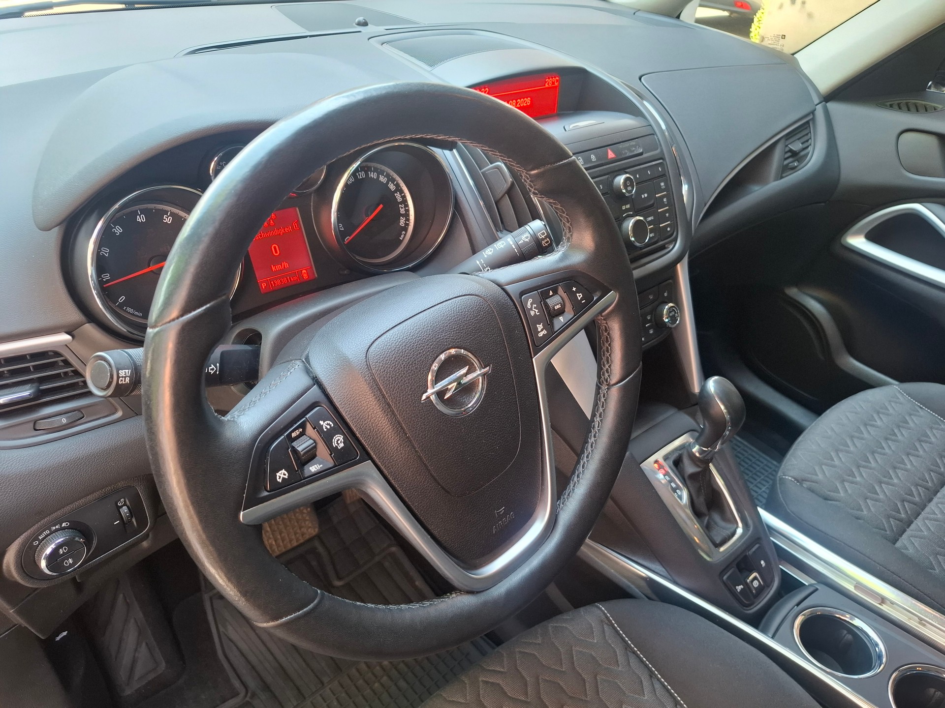 OPEL Zafira Tourer 1.4i 16V Turbo Sport Automatic-image-5