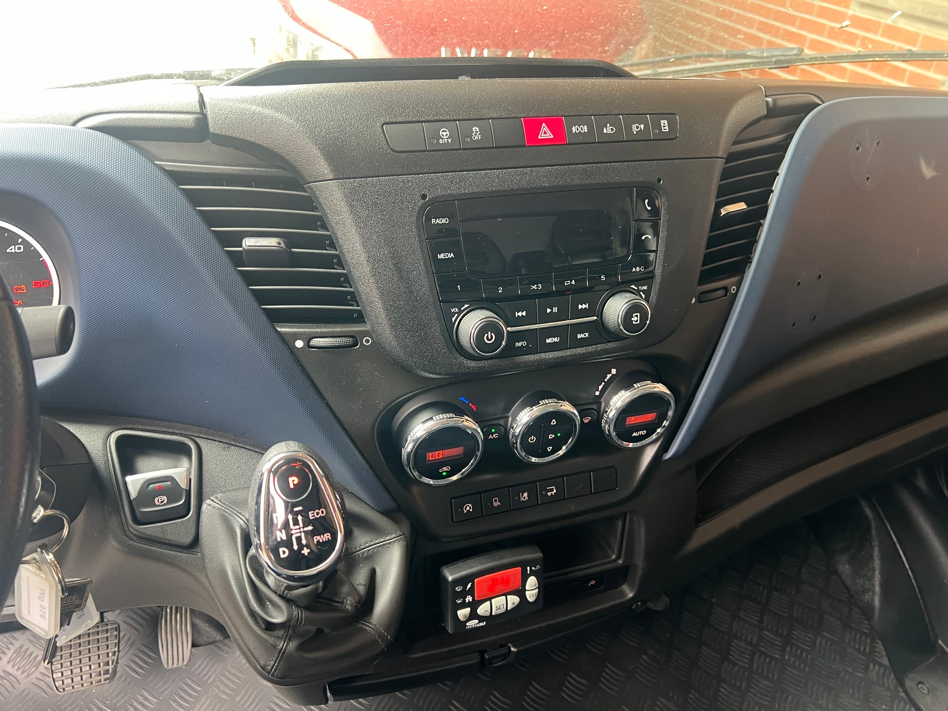 IVECO 35 S 16H A8-image-3