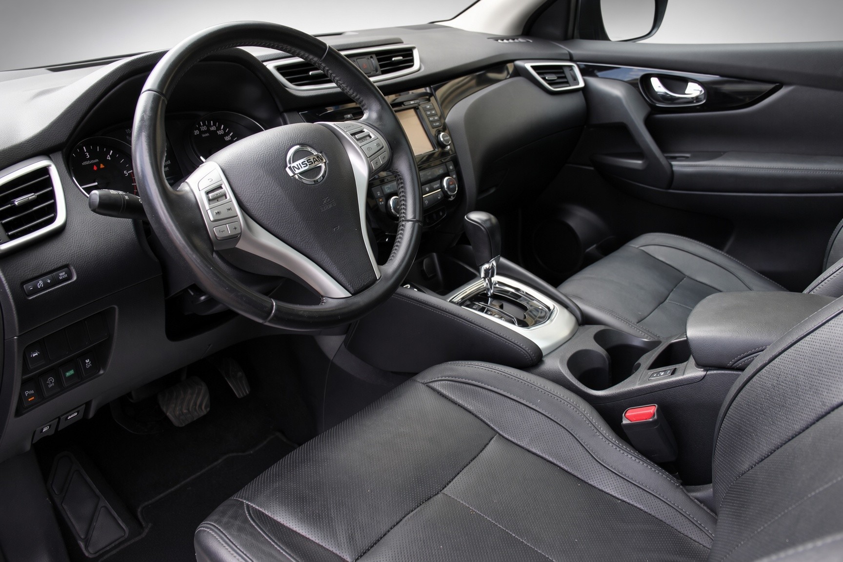 NISSAN Qashqai 1.6 dCi tekna Xtronic CVT-image-8