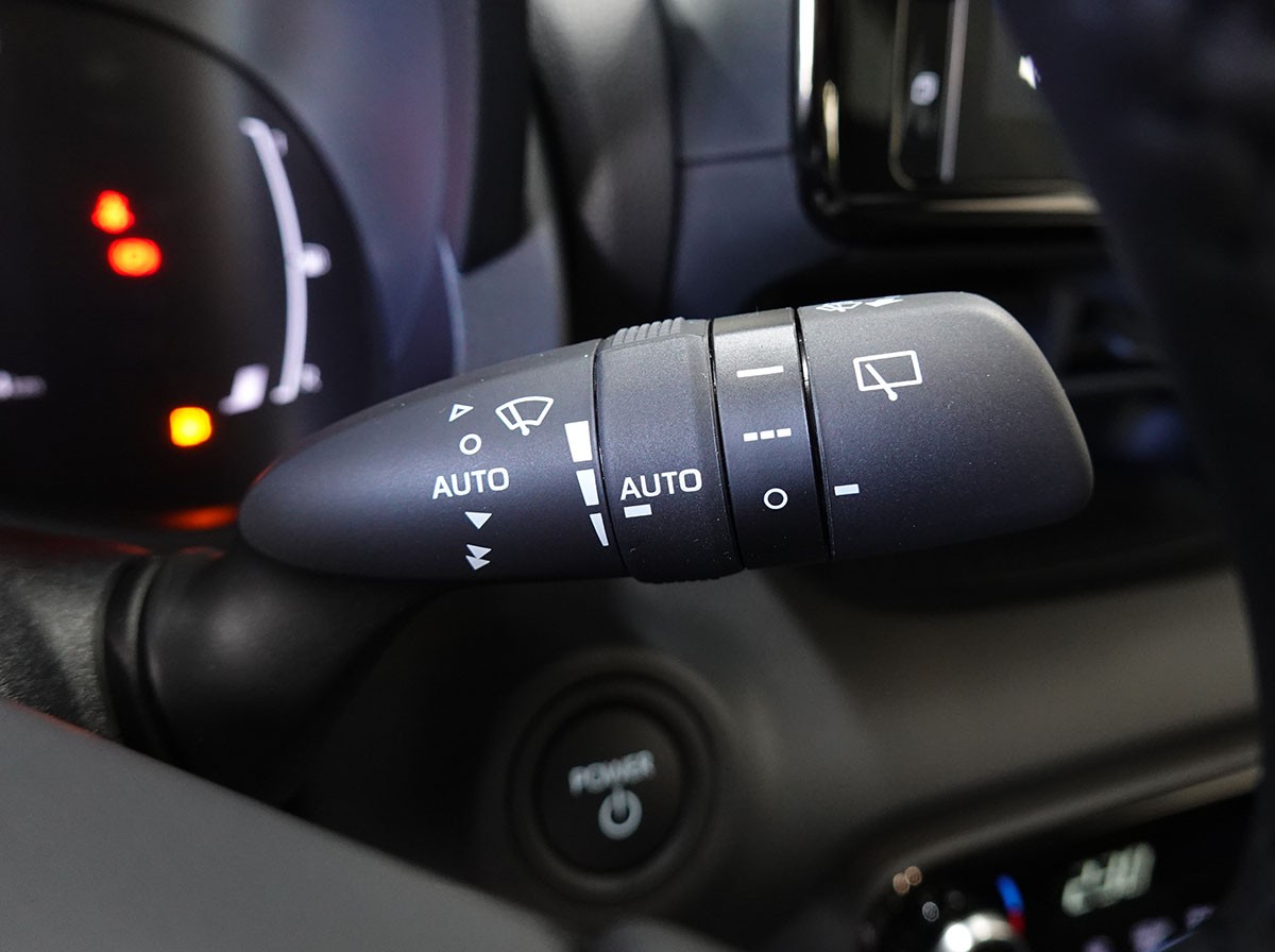 TOYOTA Yaris 1.5 Trend e-CVT-image-14
