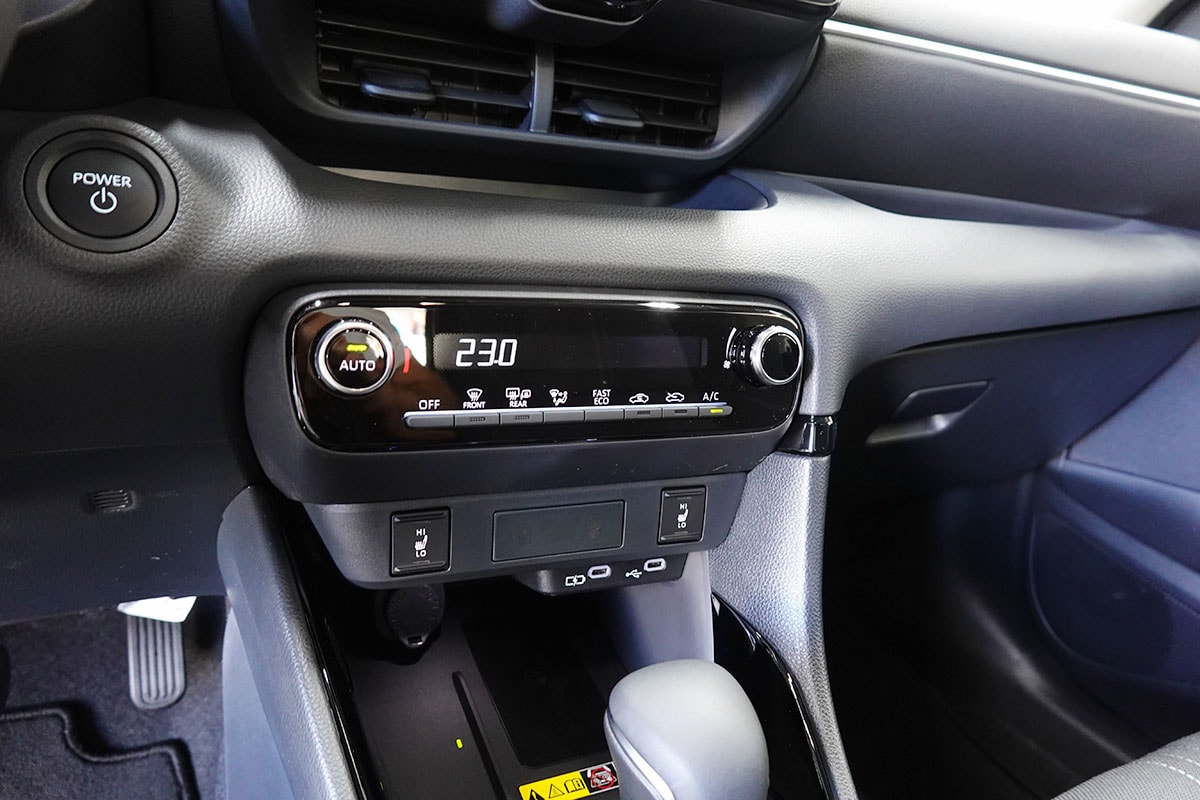 TOYOTA Yaris 1.5 Trend e-CVT-image-12