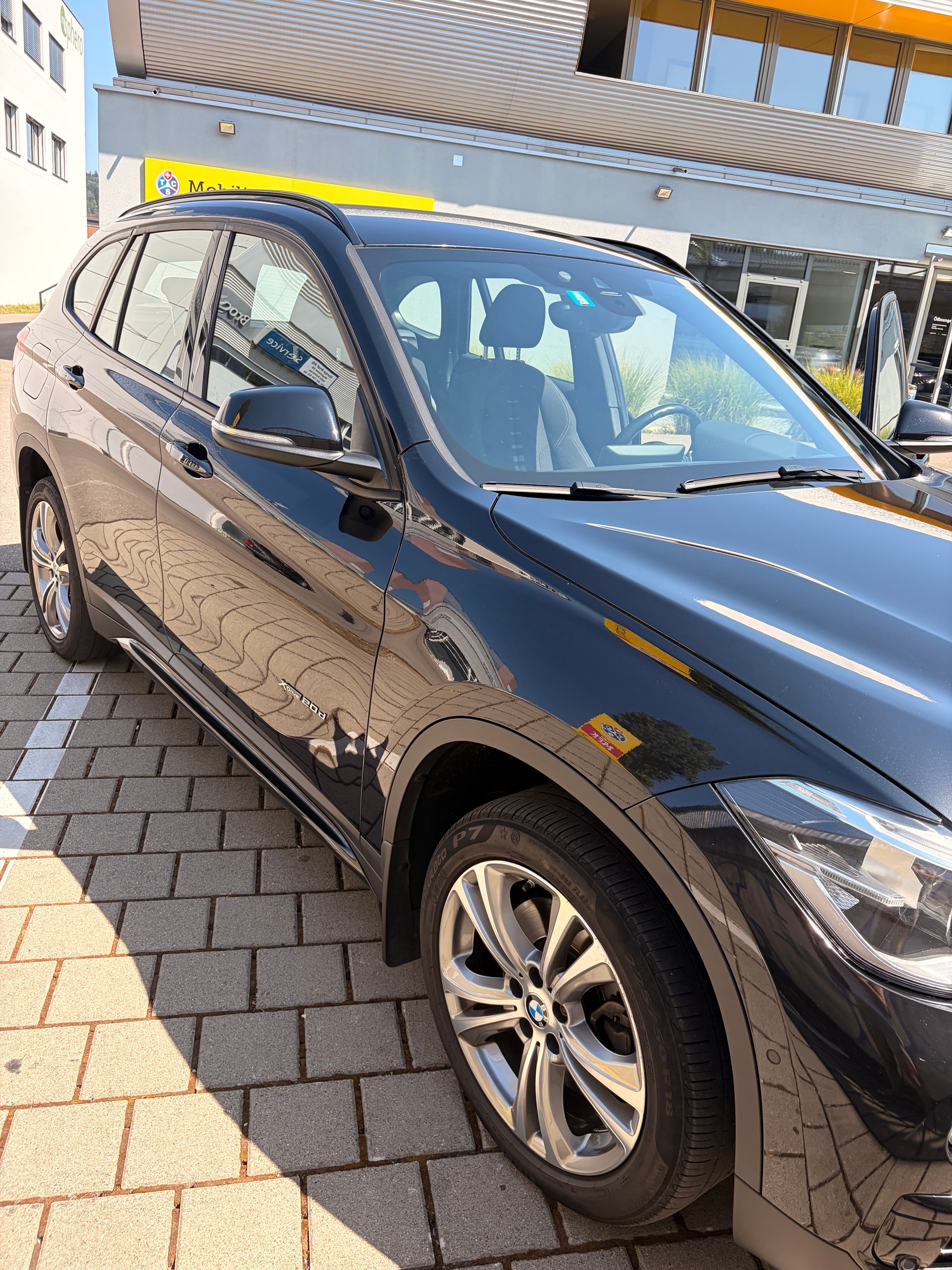BMW X1 20d xDrive-image-1