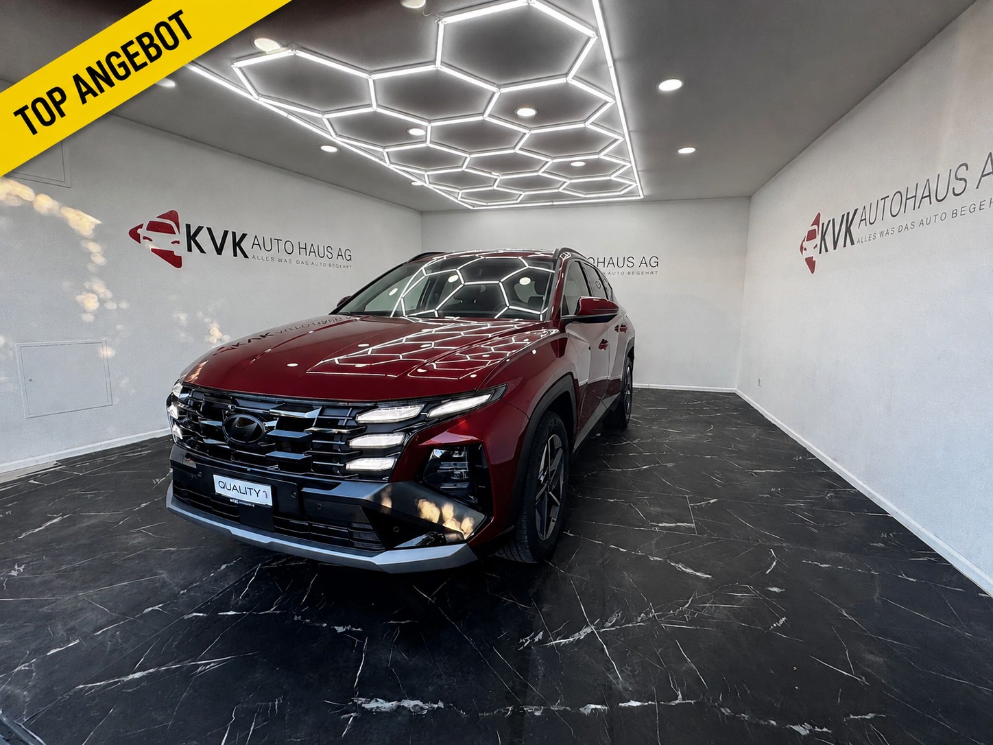 HYUNDAI Tucson 1.6 TGDI HEV Amplia 4WD | CH-Fahrzeug | 5 Jahre Werksgarantie | 8-fach Kompletträder |
