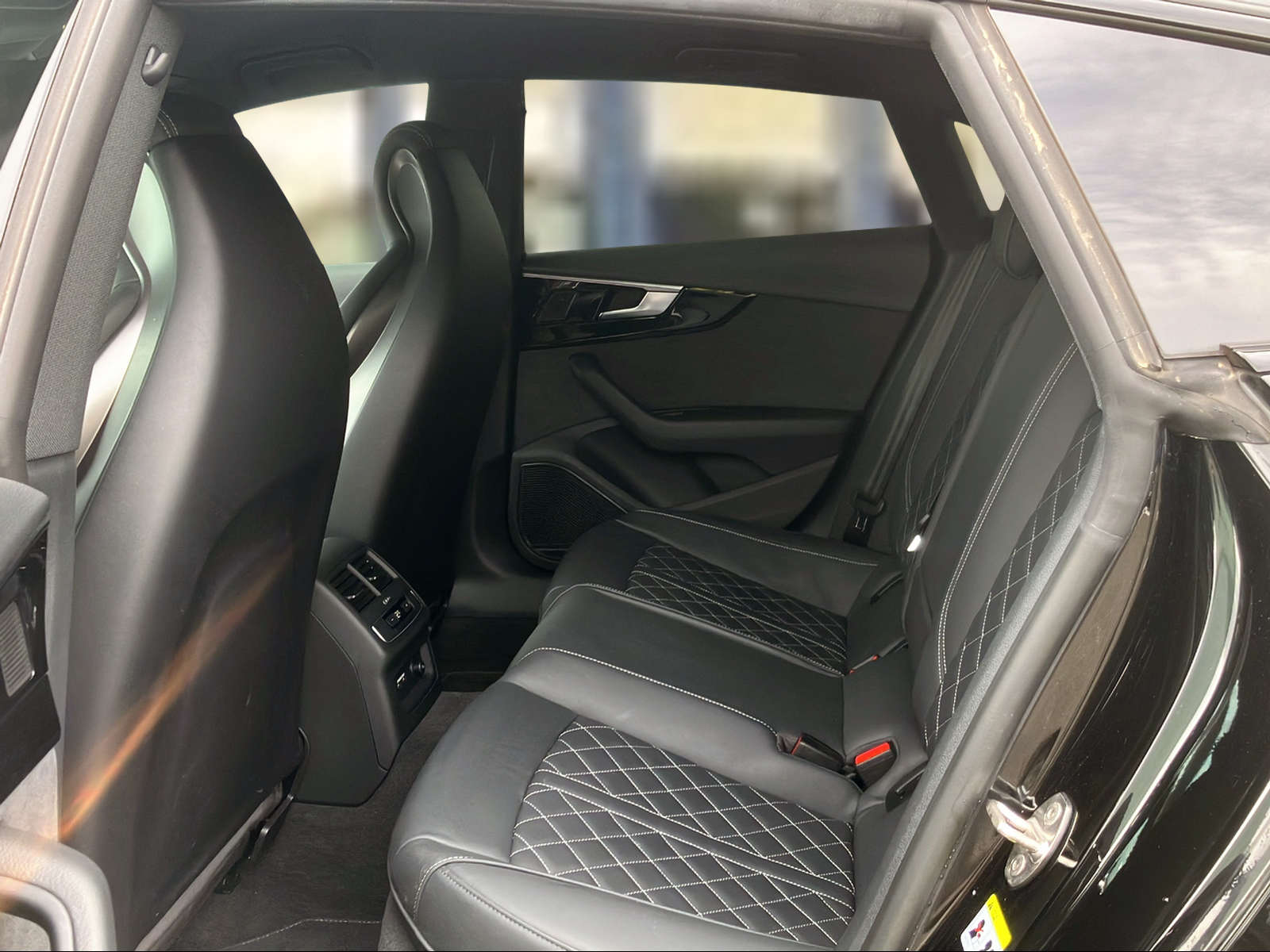 AUDI audi A5 Sportback 40 TDI S-Line Attraction quattro S-tronic Mythosschwarz Metallic-image-8