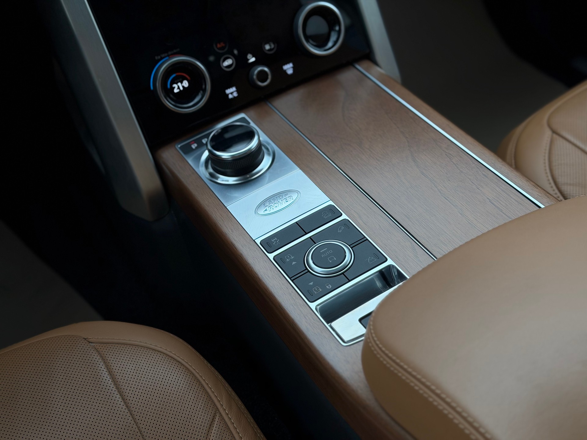 LAND ROVER Range Rover 5.0 V8 S/C AB Automatic-image-21