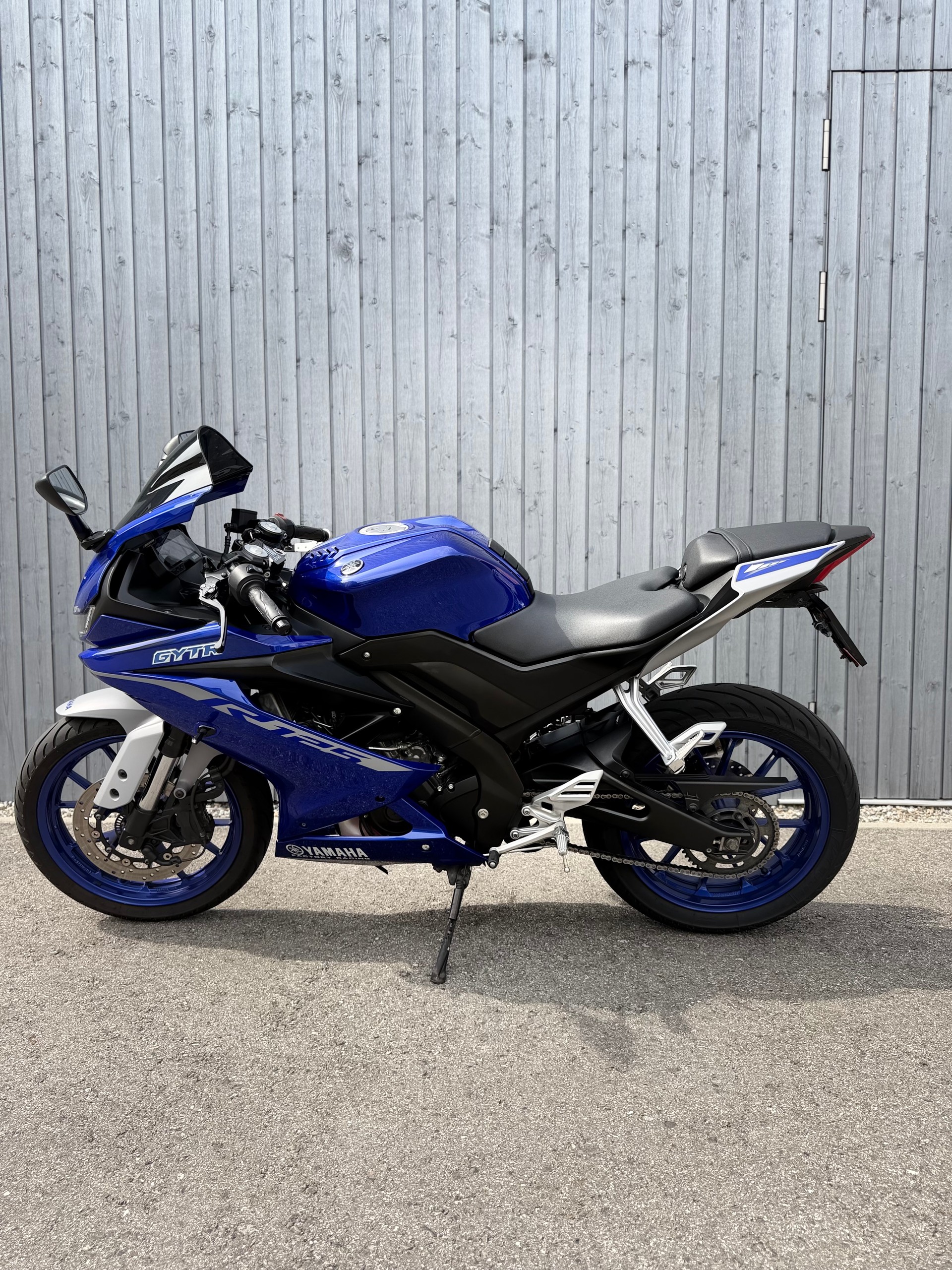 YAMAHA R 125-showroom-element-3