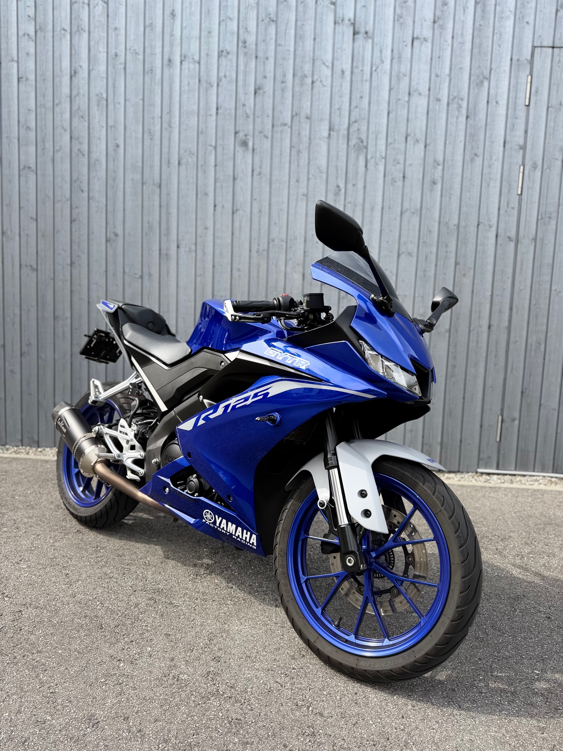 YAMAHA R 125-showroom-element-1
