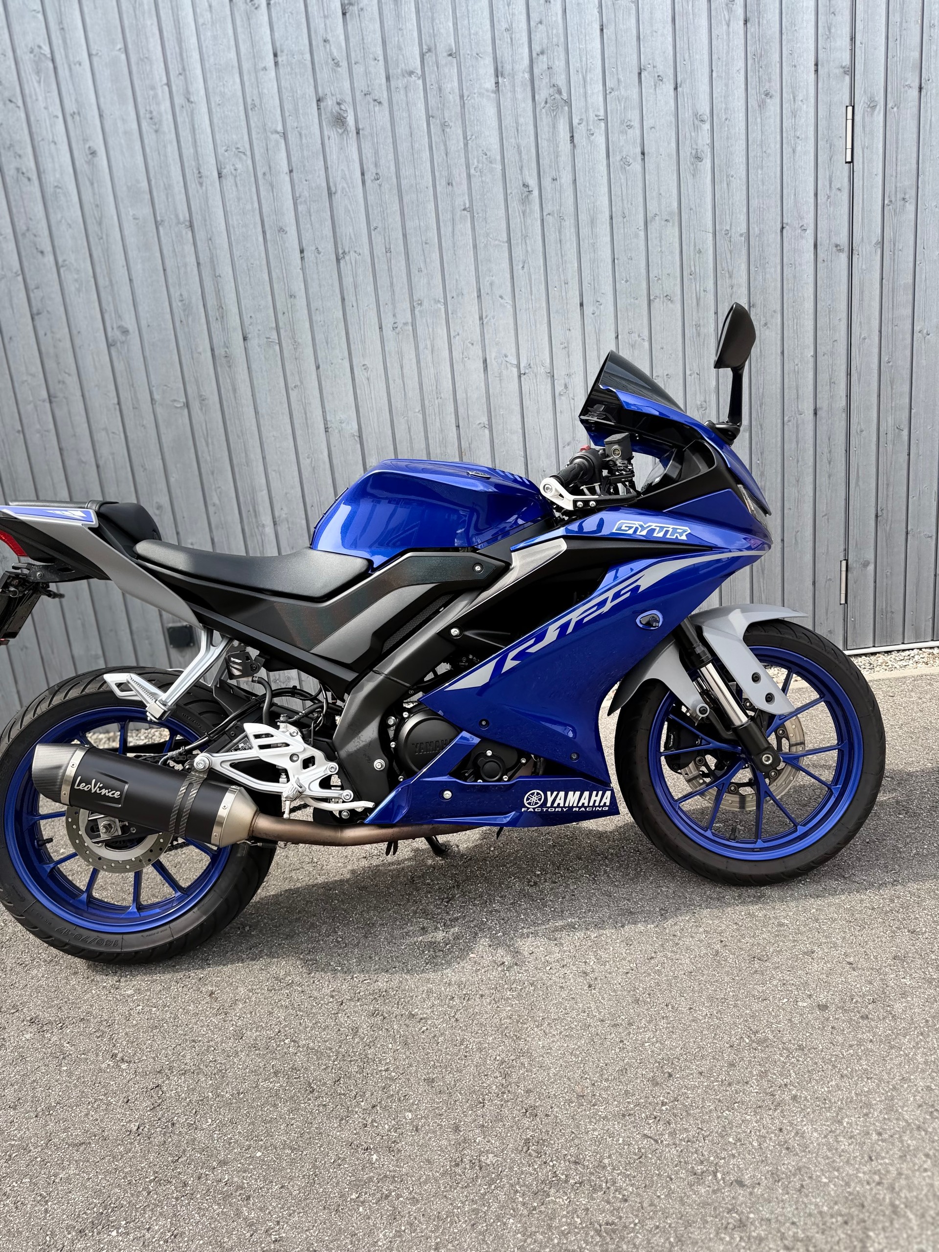 YAMAHA R 125