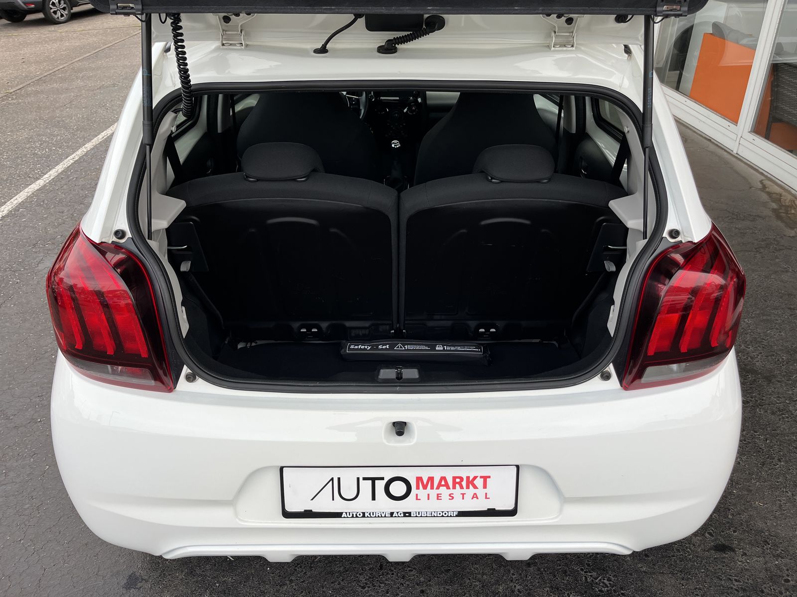 PEUGEOT 108 1.2 VTi Allure-image-11