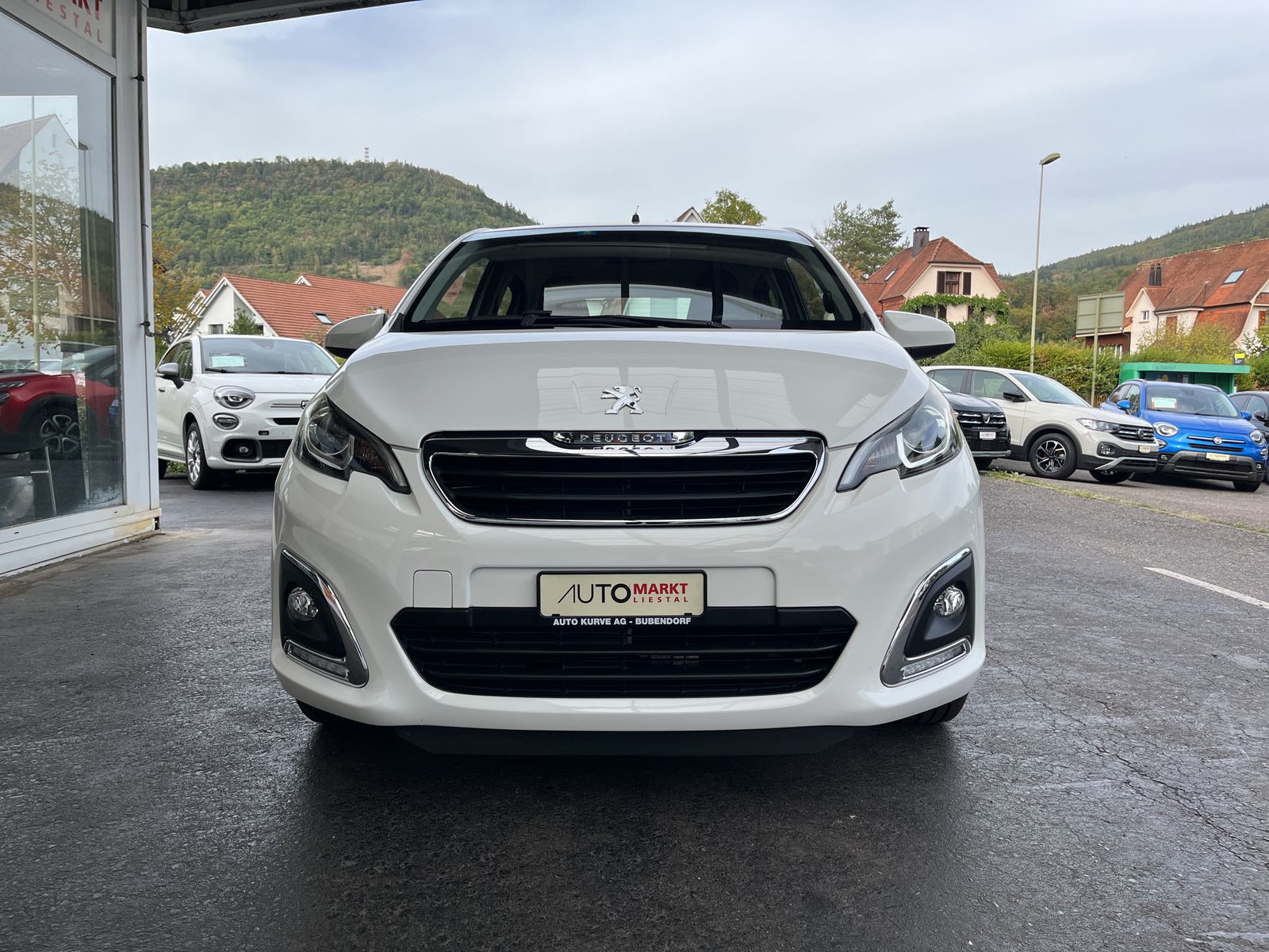 PEUGEOT 108 1.2 VTi Allure-image-3