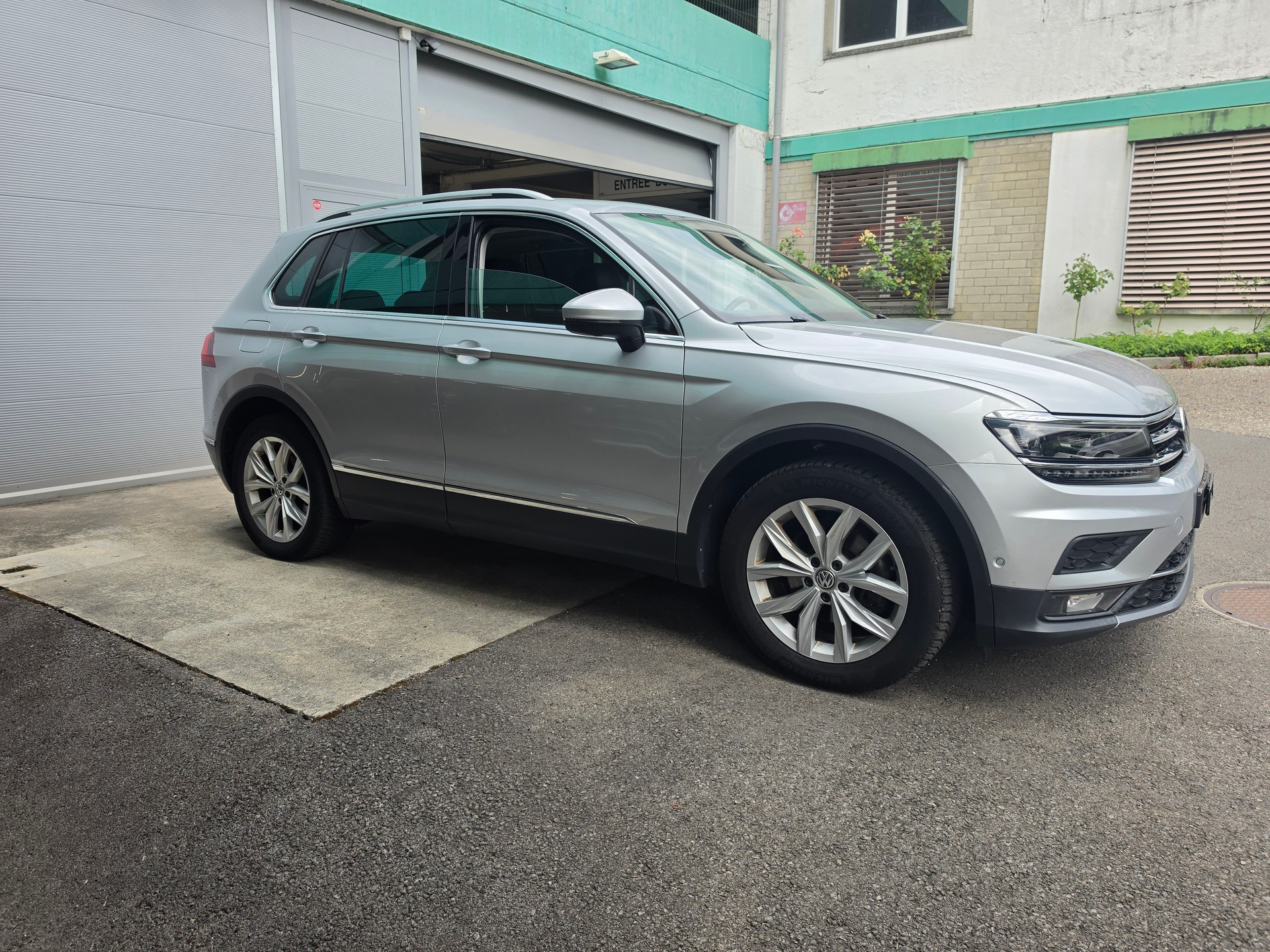 VW Tiguan 2.0 TDI SCR Highline DSG-image-4