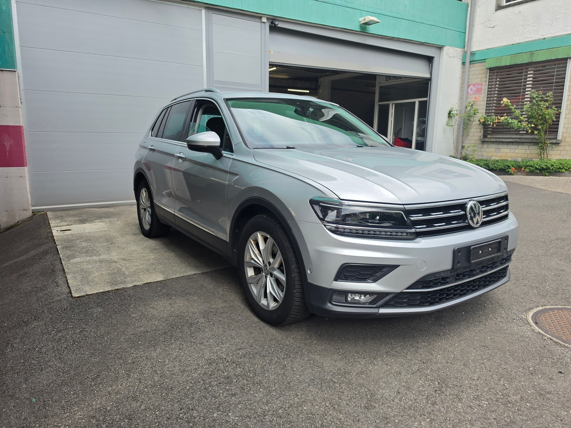 VW Tiguan 2.0 TDI SCR Highline DSG-image-1